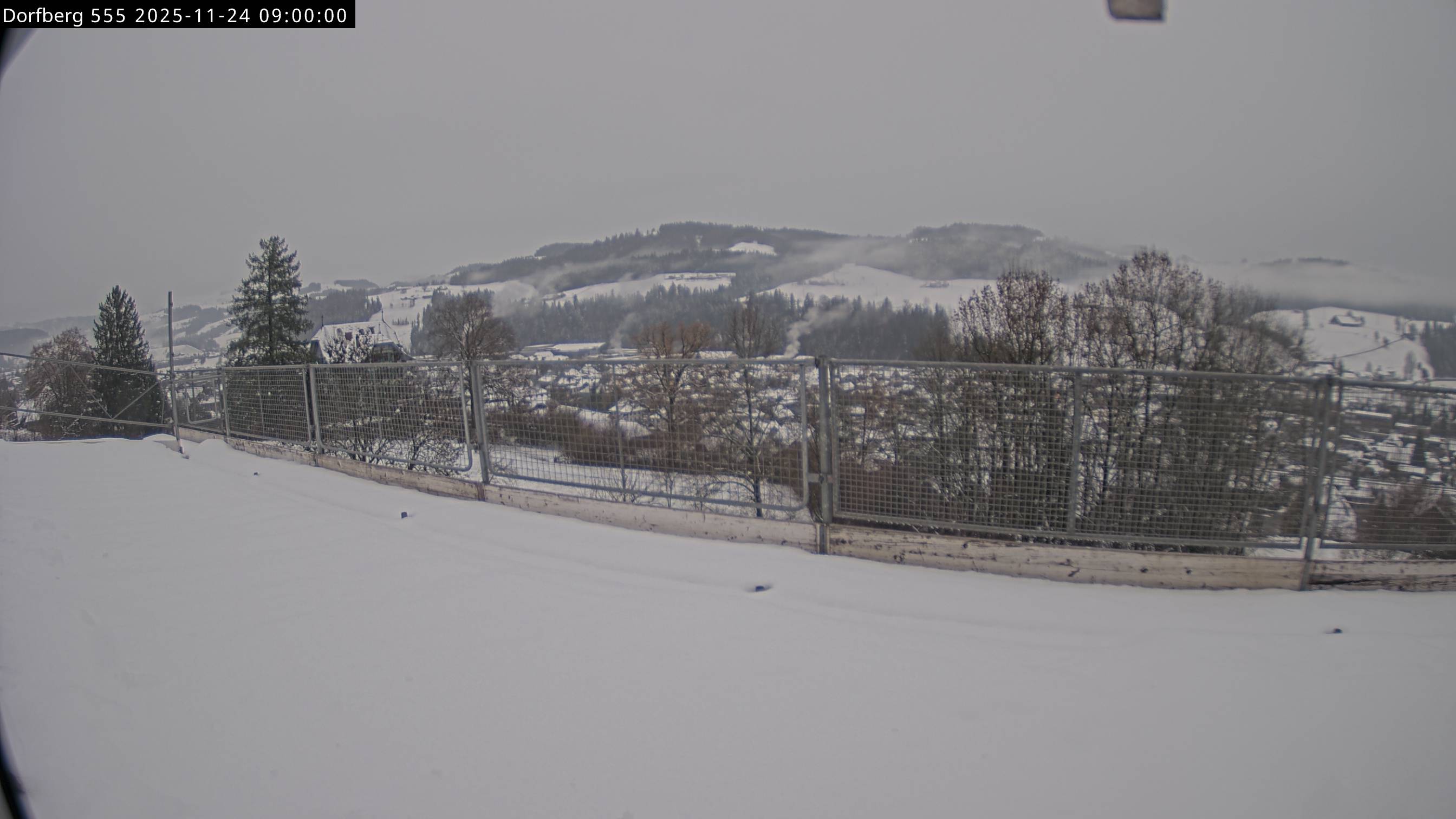 Webcam-Bild: Aussicht vom Dorfberg in Langnau 20251124-090000