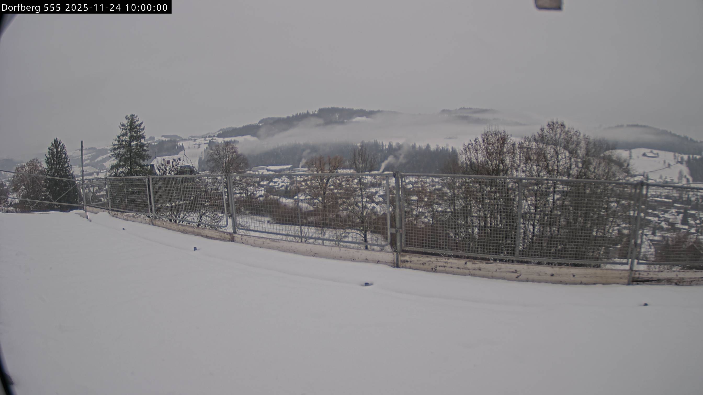 Webcam-Bild: Aussicht vom Dorfberg in Langnau 20251124-100000