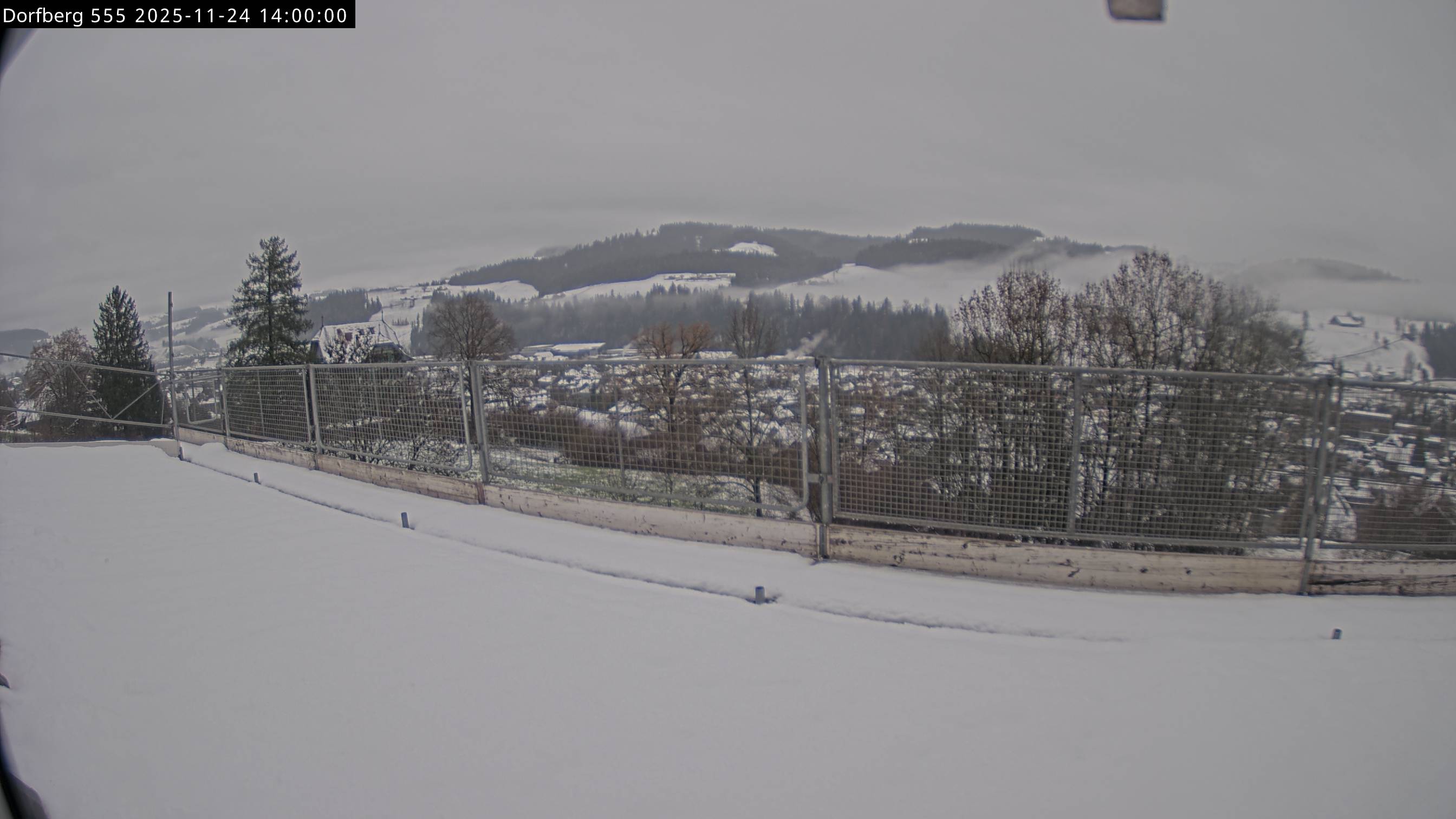 Webcam-Bild: Aussicht vom Dorfberg in Langnau 20251124-140000