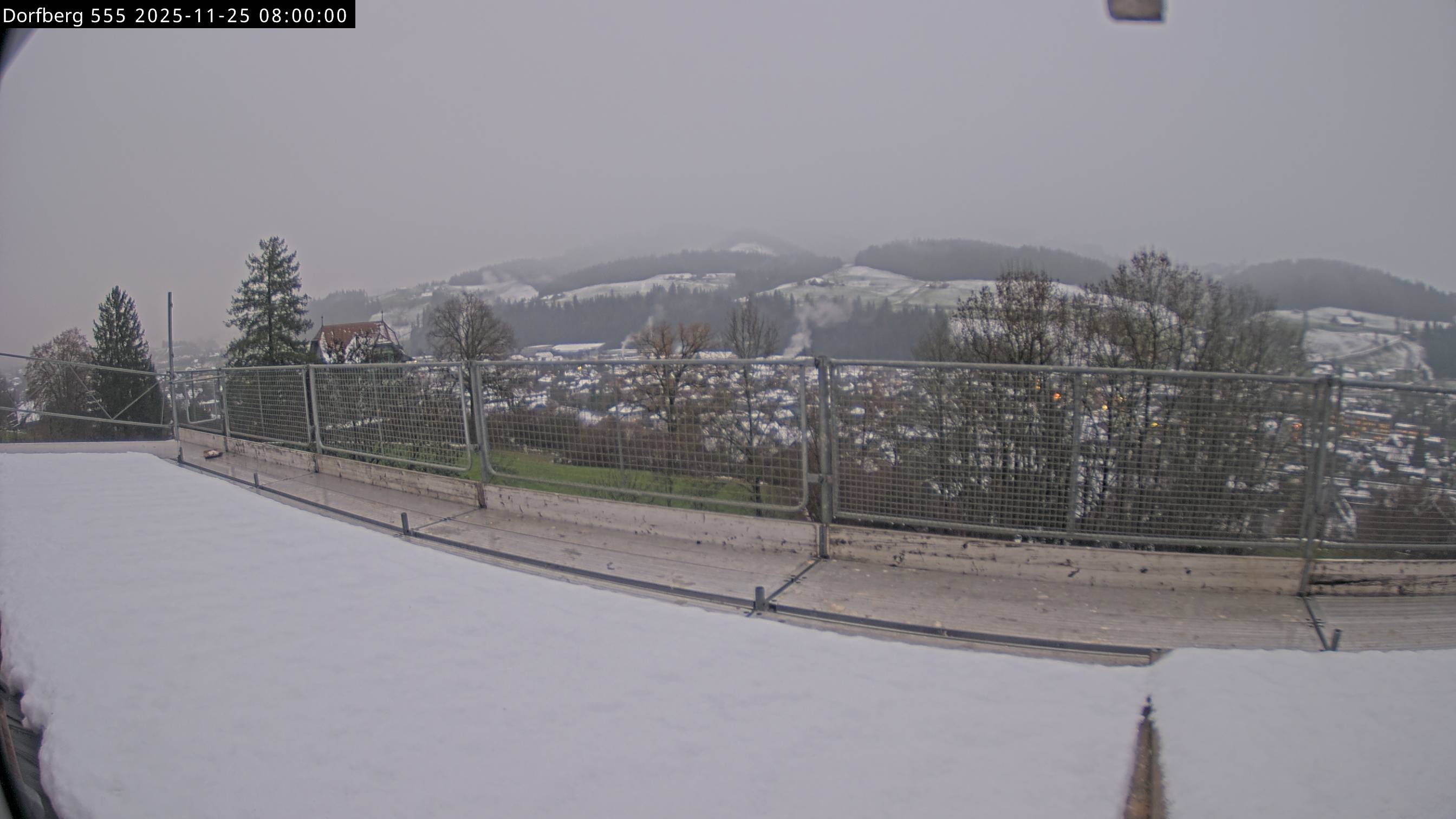 Webcam-Bild: Aussicht vom Dorfberg in Langnau 20251125-080000