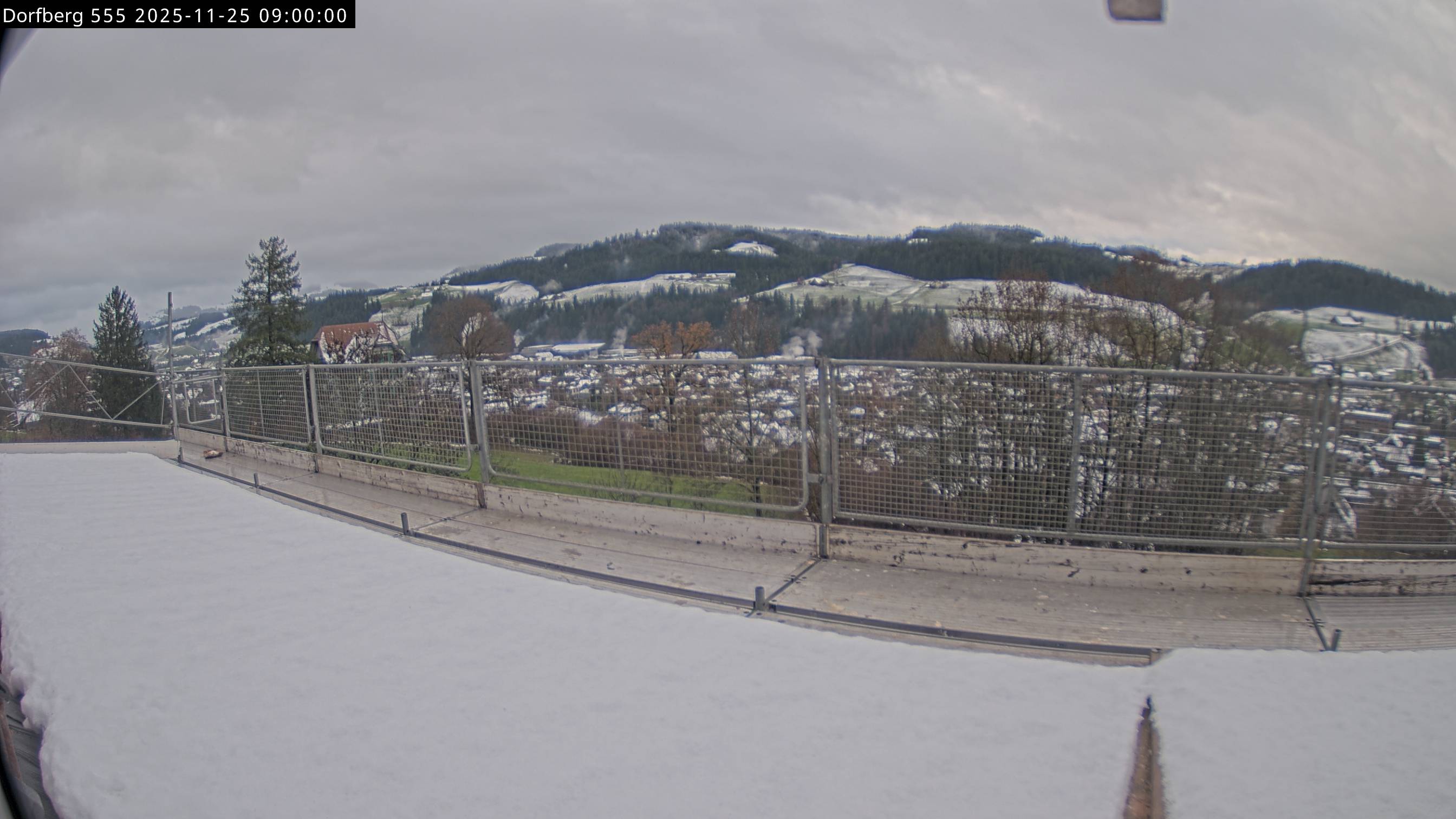 Webcam-Bild: Aussicht vom Dorfberg in Langnau 20251125-090000