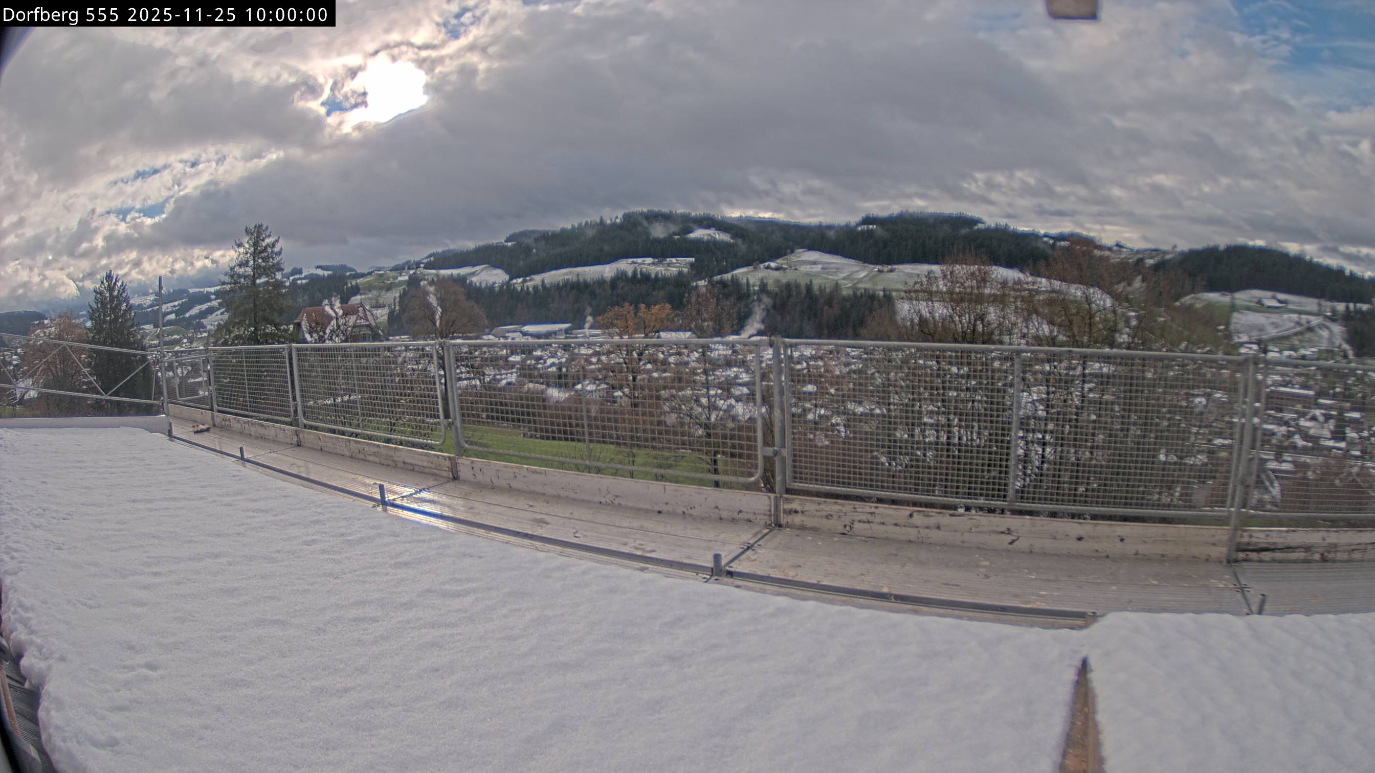 Webcam-Bild: Aussicht vom Dorfberg in Langnau 20251125-100000