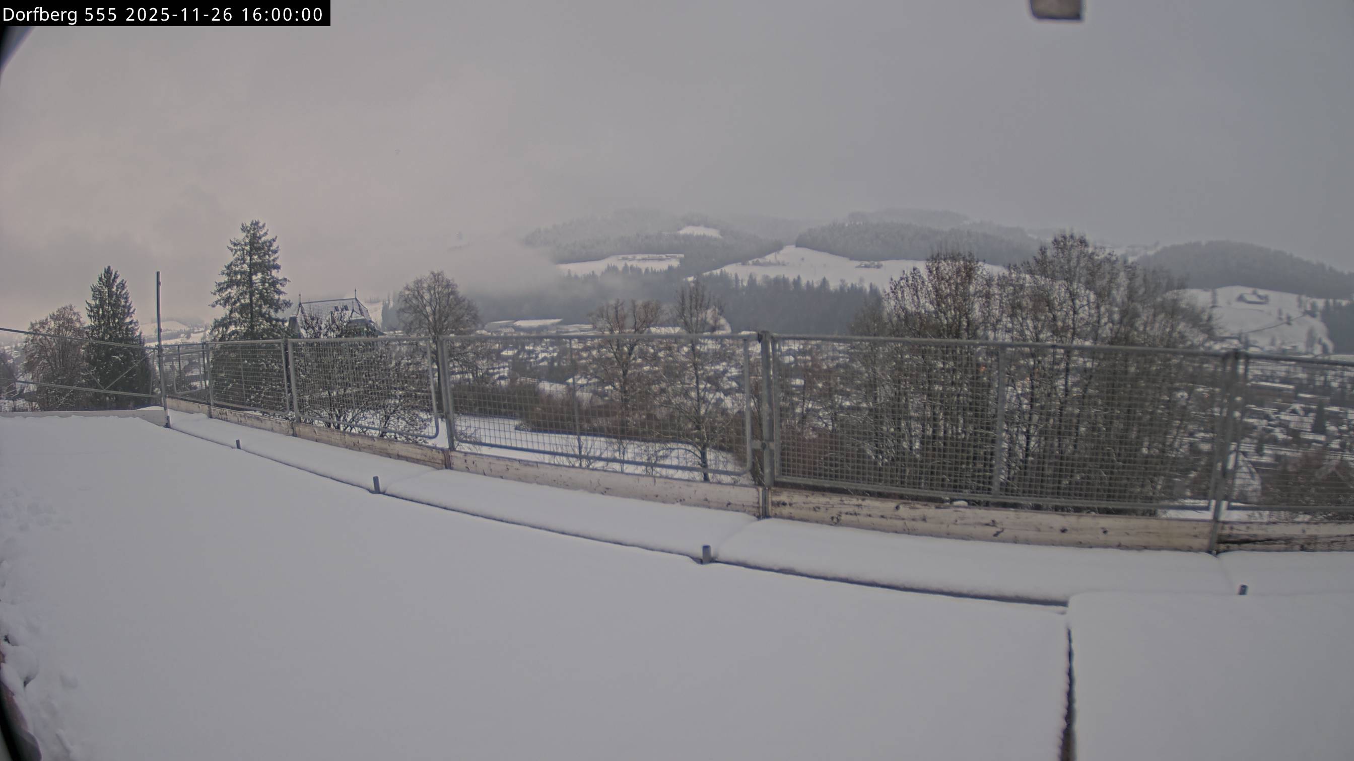 Webcam-Bild: Aussicht vom Dorfberg in Langnau 20251126-160000
