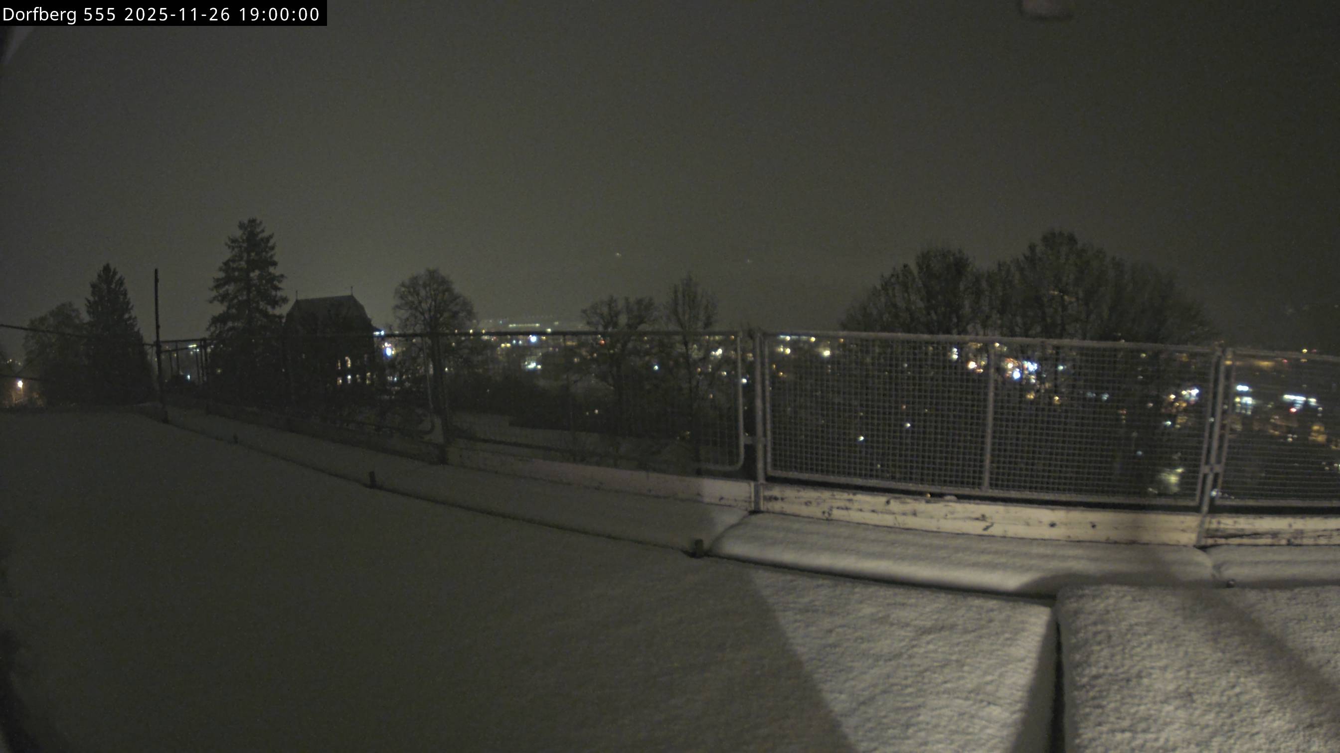 Webcam-Bild: Aussicht vom Dorfberg in Langnau 20251126-190000