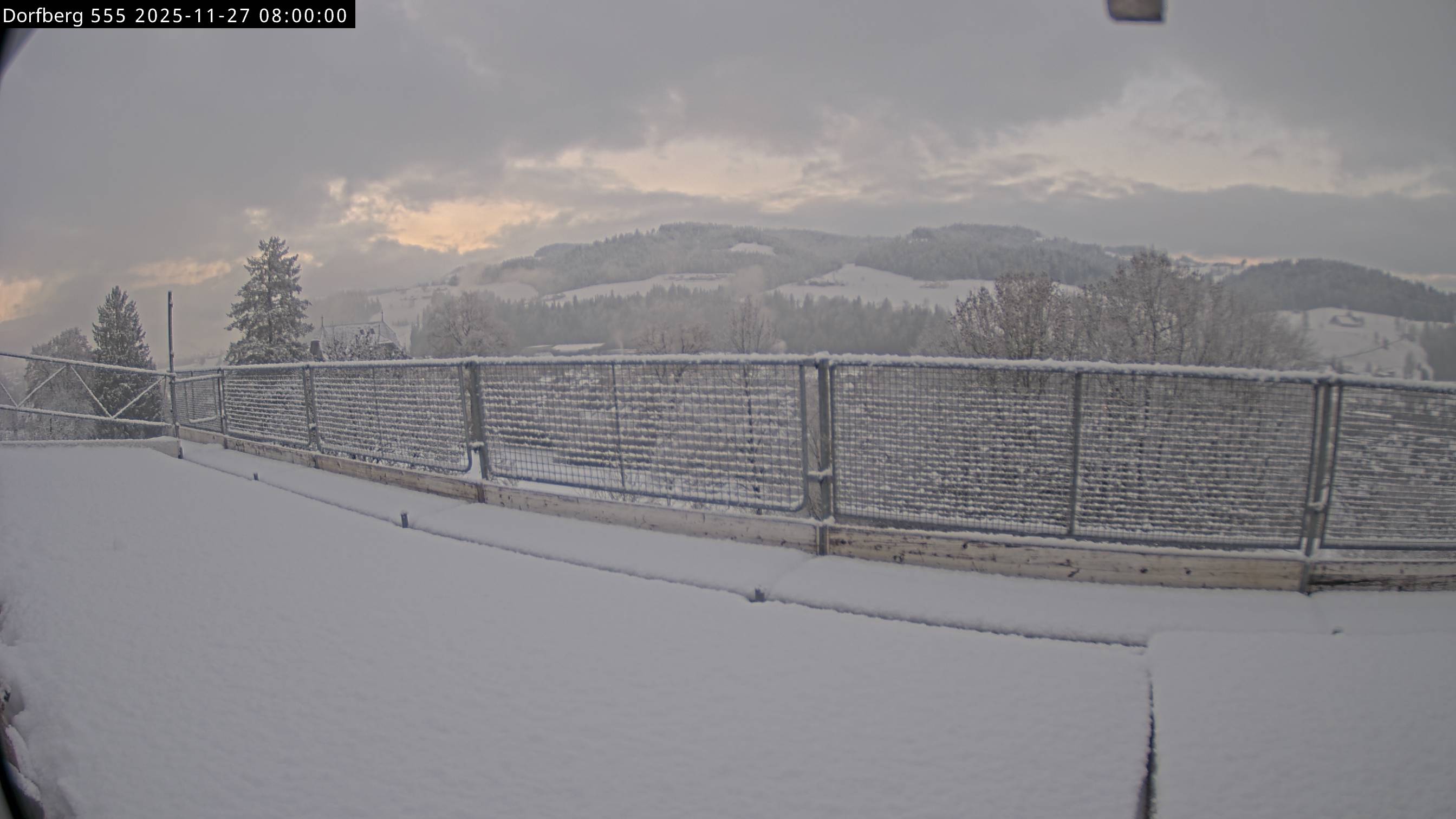 Webcam-Bild: Aussicht vom Dorfberg in Langnau 20251127-080000