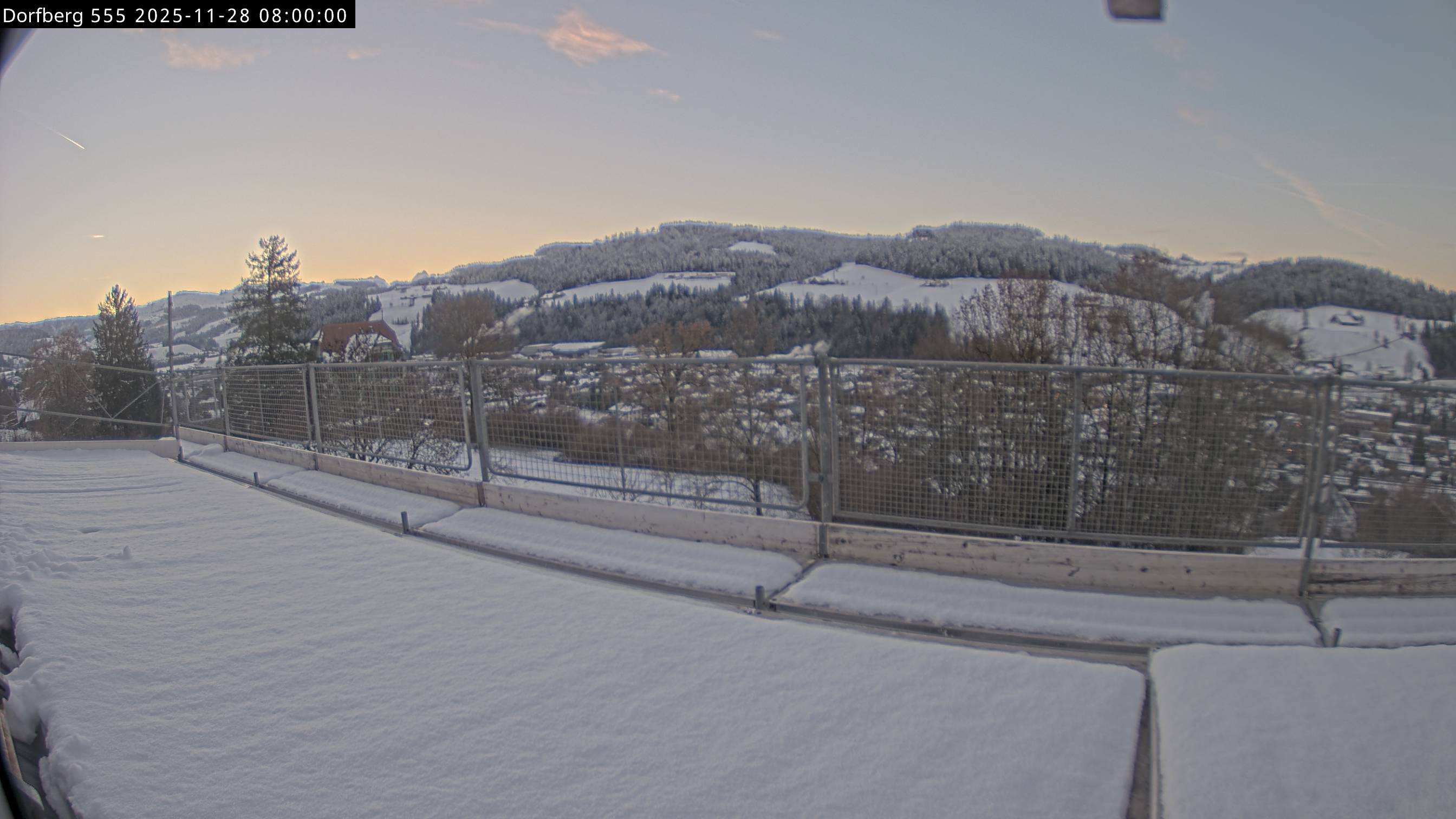 Webcam-Bild: Aussicht vom Dorfberg in Langnau 20251128-080000