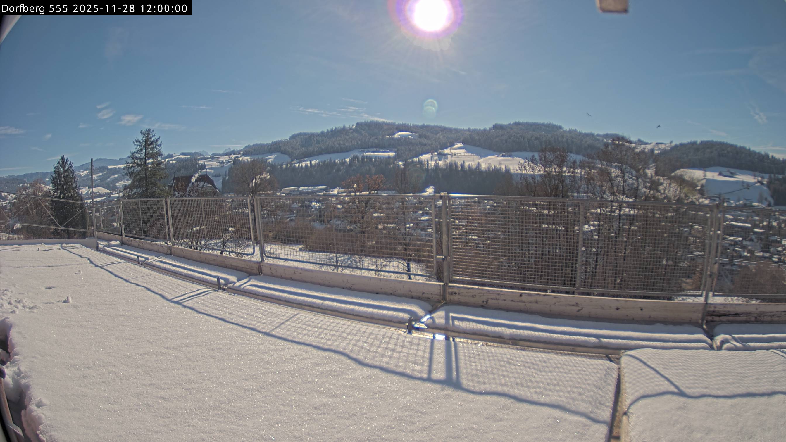 Webcam-Bild: Aussicht vom Dorfberg in Langnau 20251128-120000