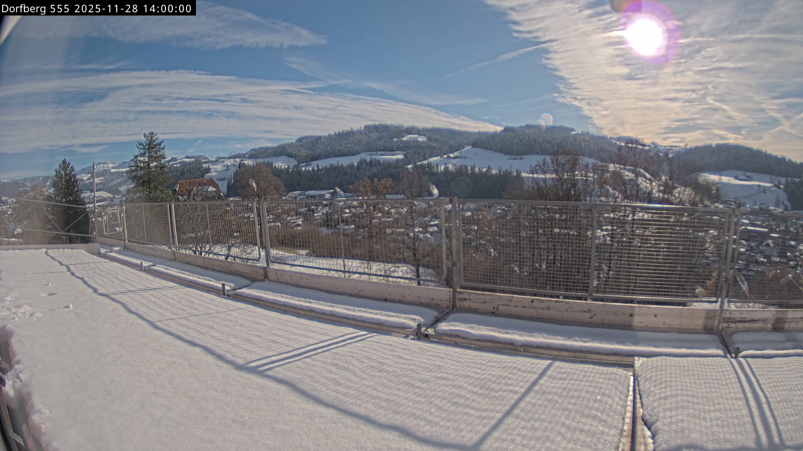 Webcam-Bild: Aussicht vom Dorfberg in Langnau 20251128-140000