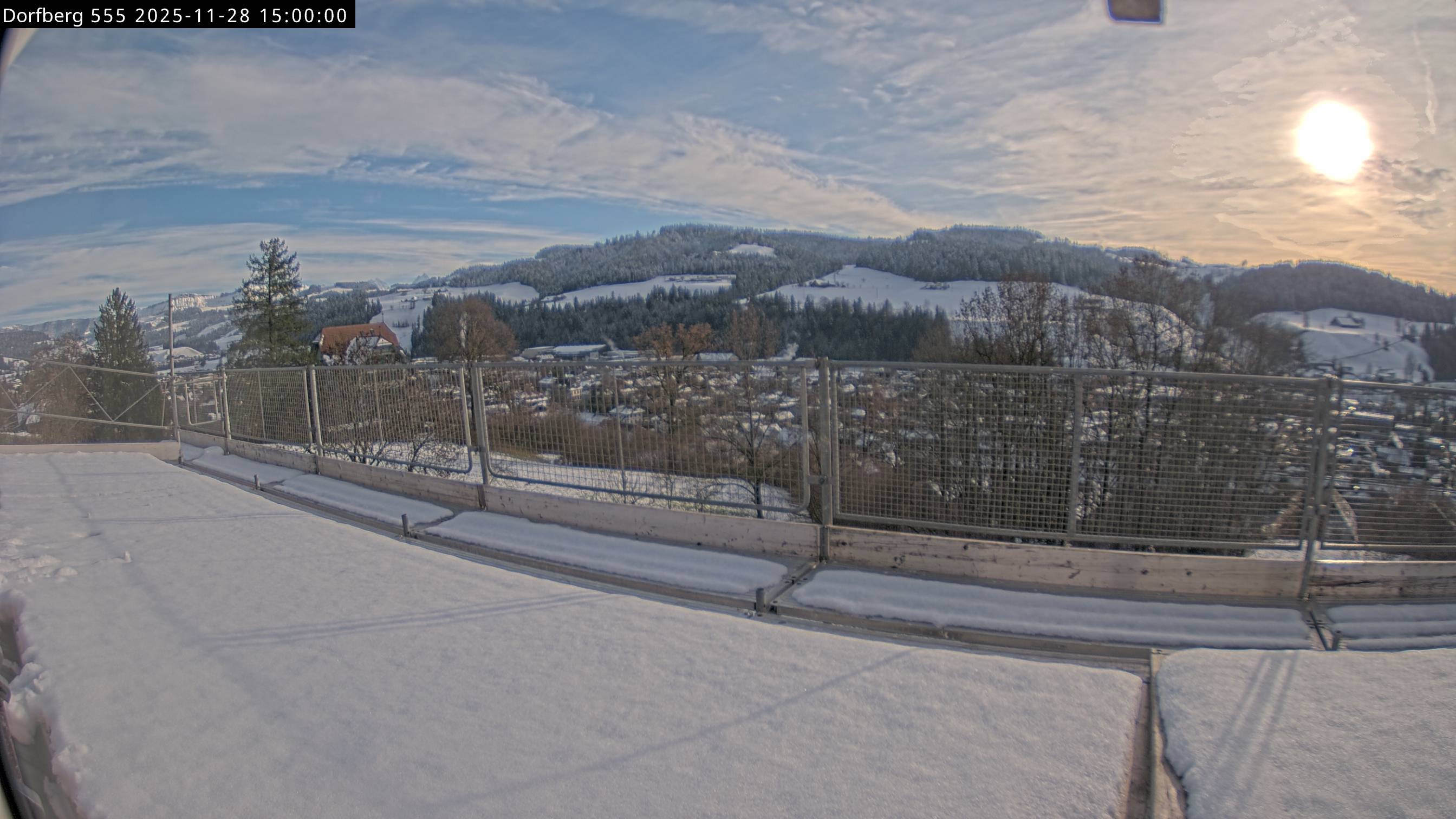 Webcam-Bild: Aussicht vom Dorfberg in Langnau 20251128-150000