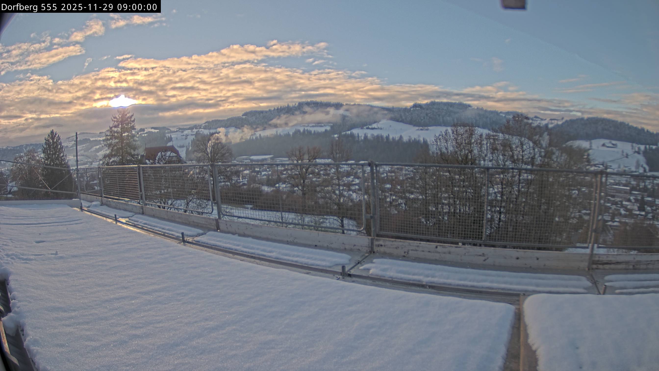 Webcam-Bild: Aussicht vom Dorfberg in Langnau 20251129-090000