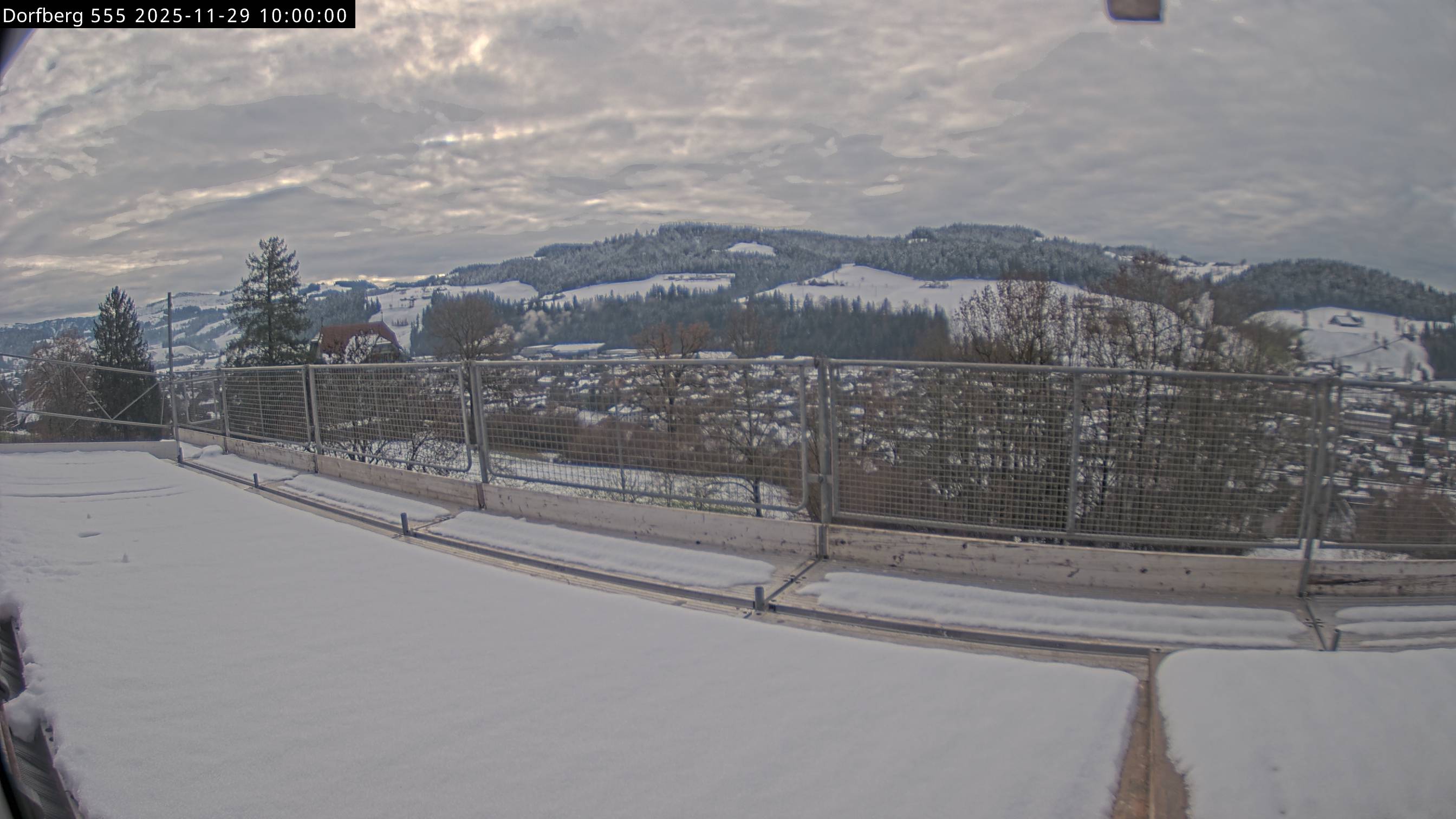 Webcam-Bild: Aussicht vom Dorfberg in Langnau 20251129-100000