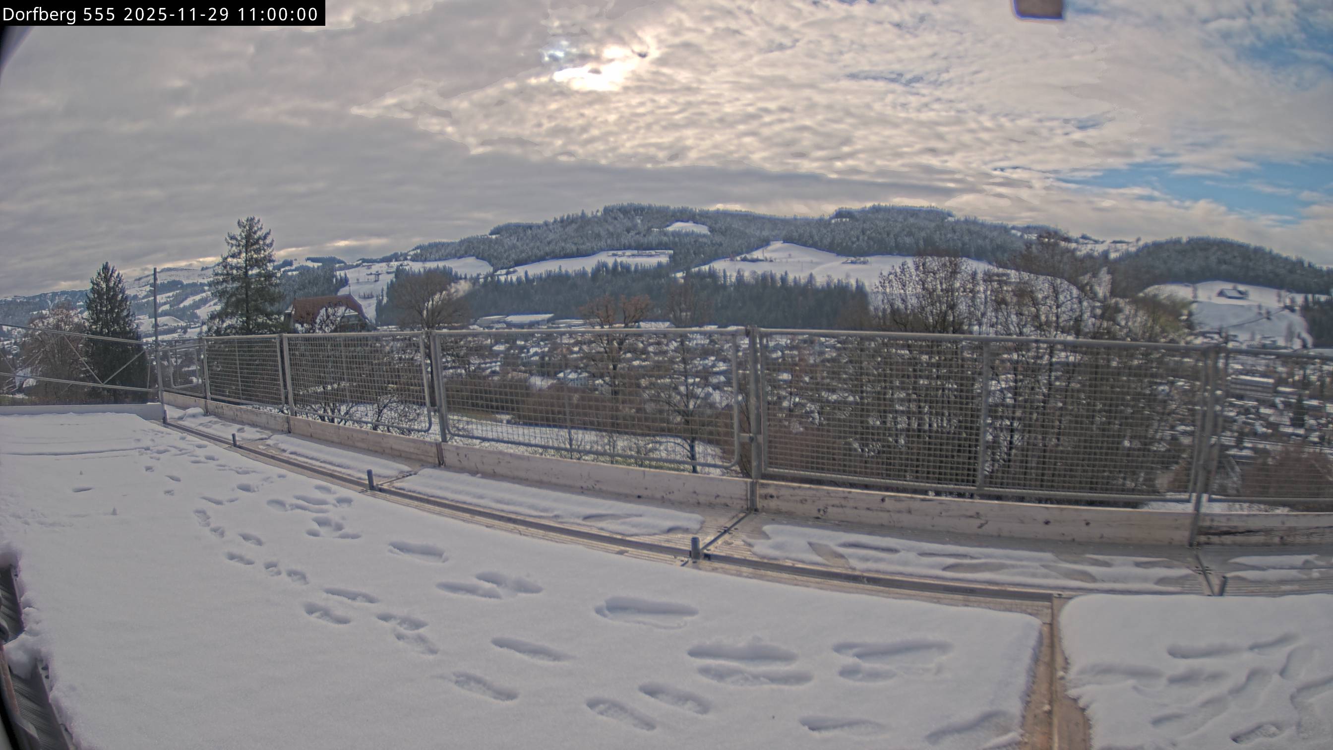Webcam-Bild: Aussicht vom Dorfberg in Langnau 20251129-110000
