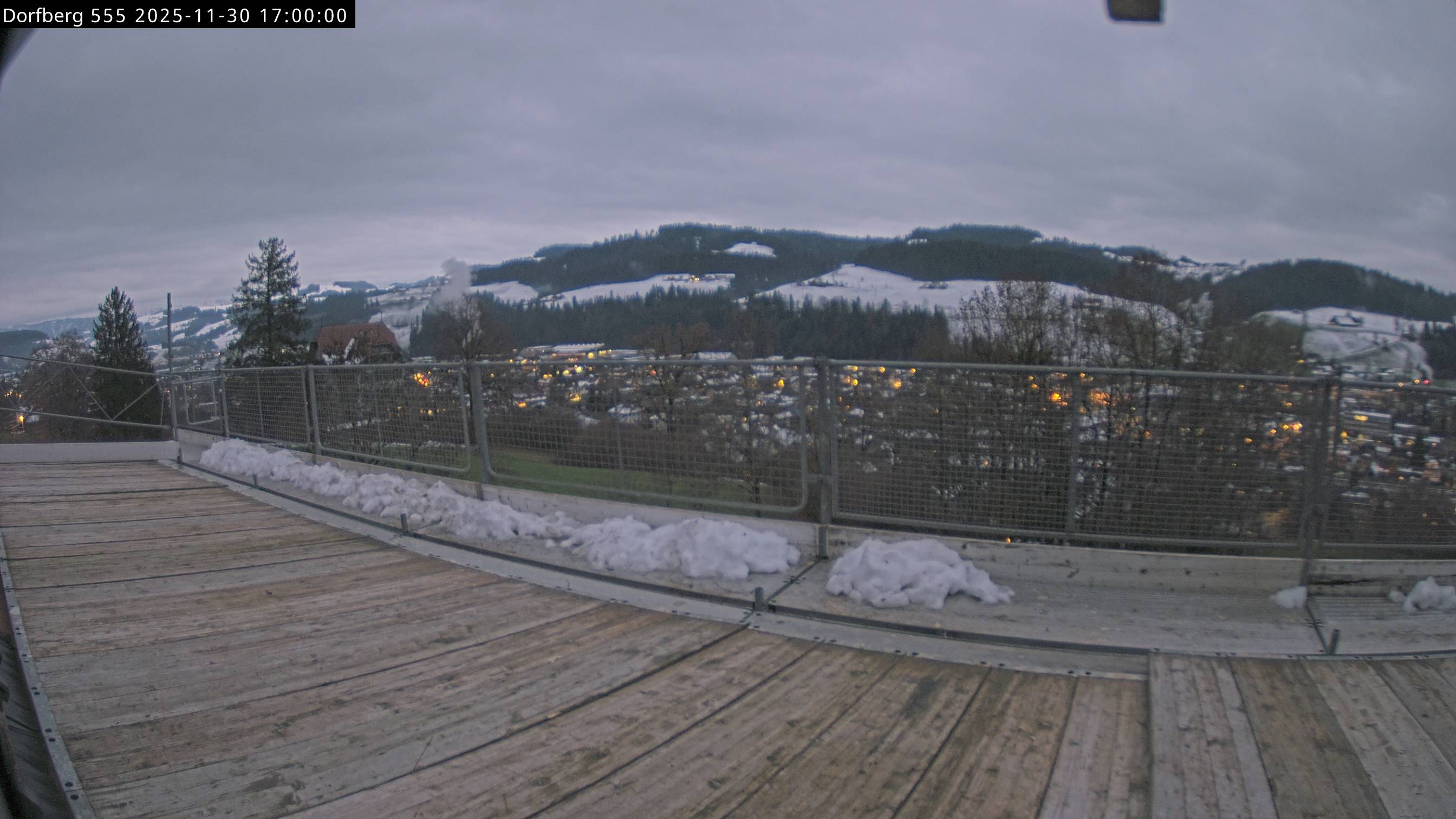 Webcam-Bild: Aussicht vom Dorfberg in Langnau 20251130-170000