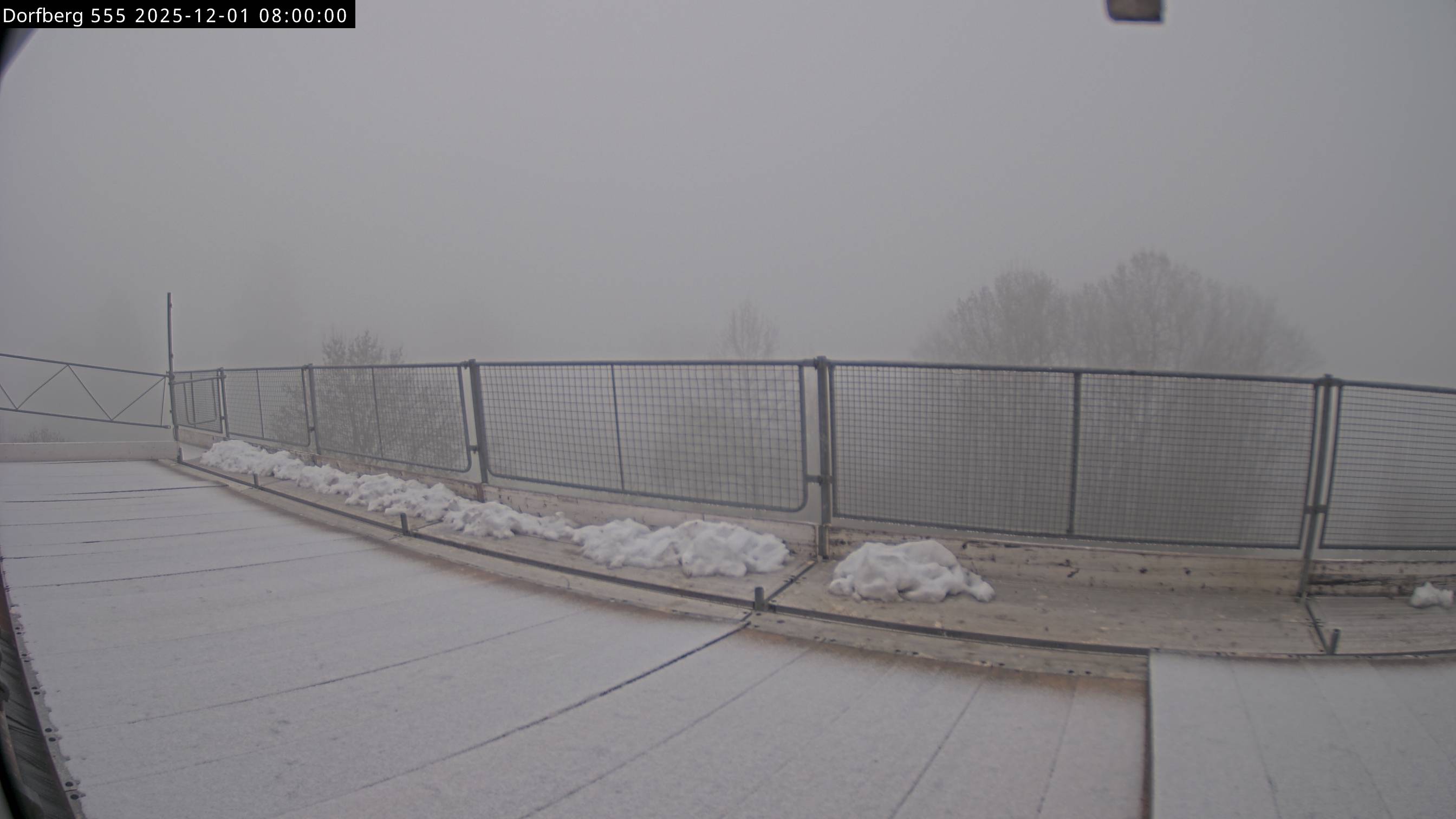 Webcam-Bild: Aussicht vom Dorfberg in Langnau 20251201-080000