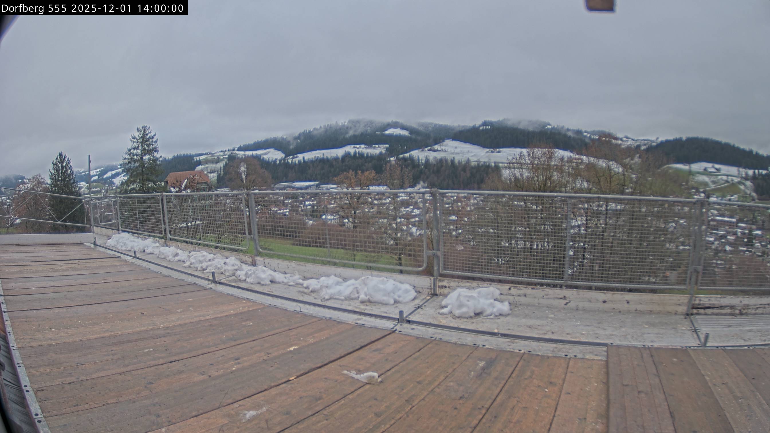 Webcam-Bild: Aussicht vom Dorfberg in Langnau 20251201-140000