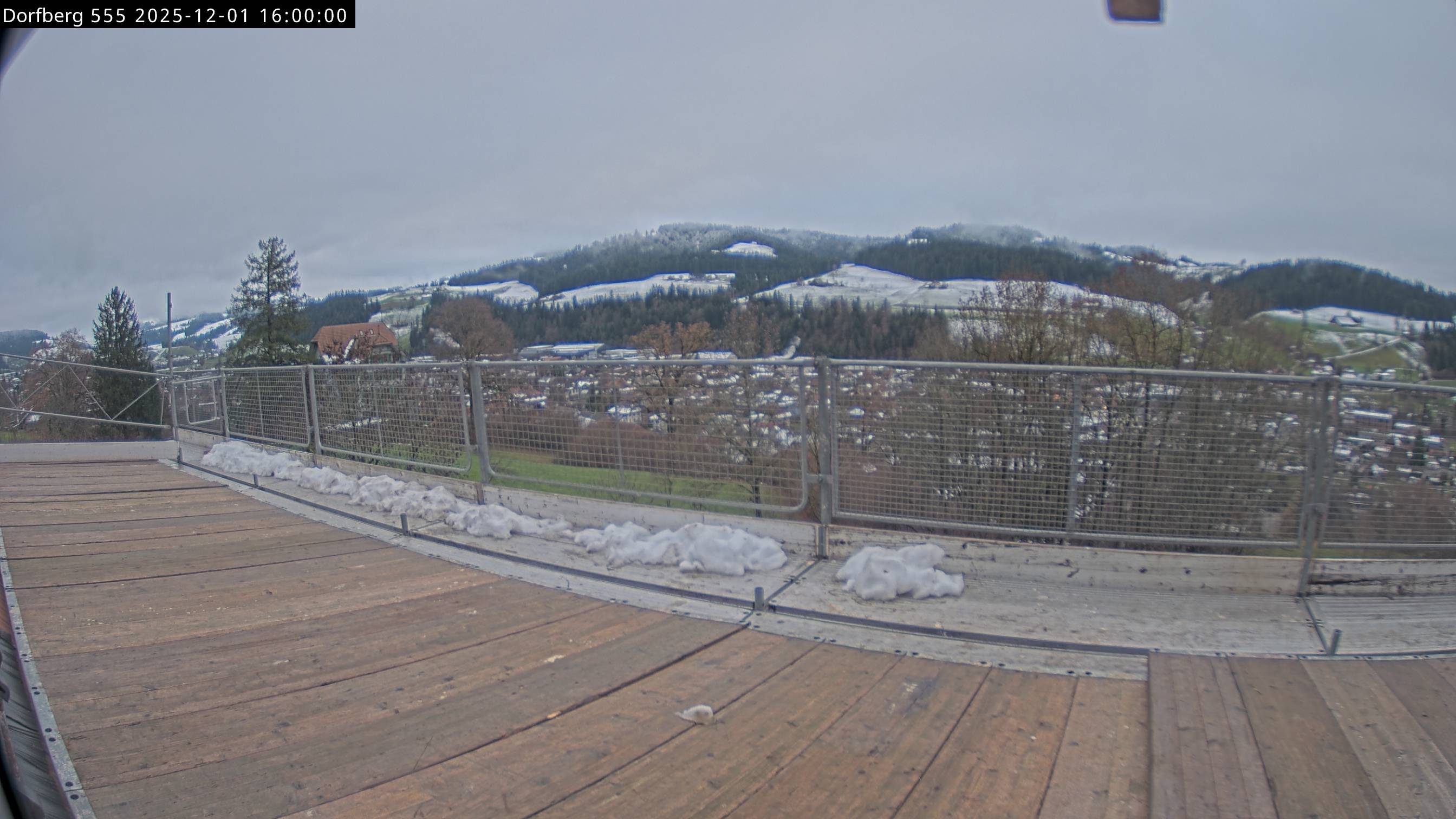 Webcam-Bild: Aussicht vom Dorfberg in Langnau 20251201-160000