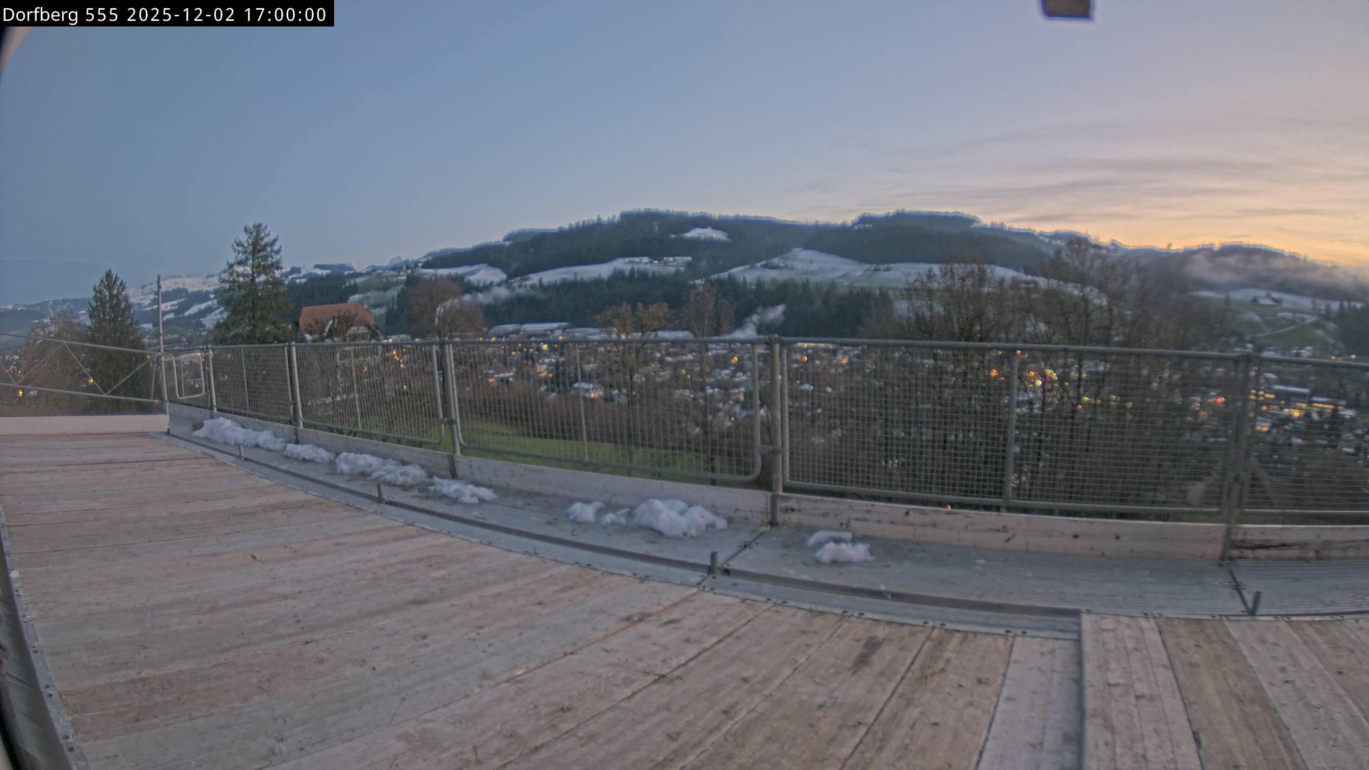 Webcam-Bild: Aussicht vom Dorfberg in Langnau 20251202-170000