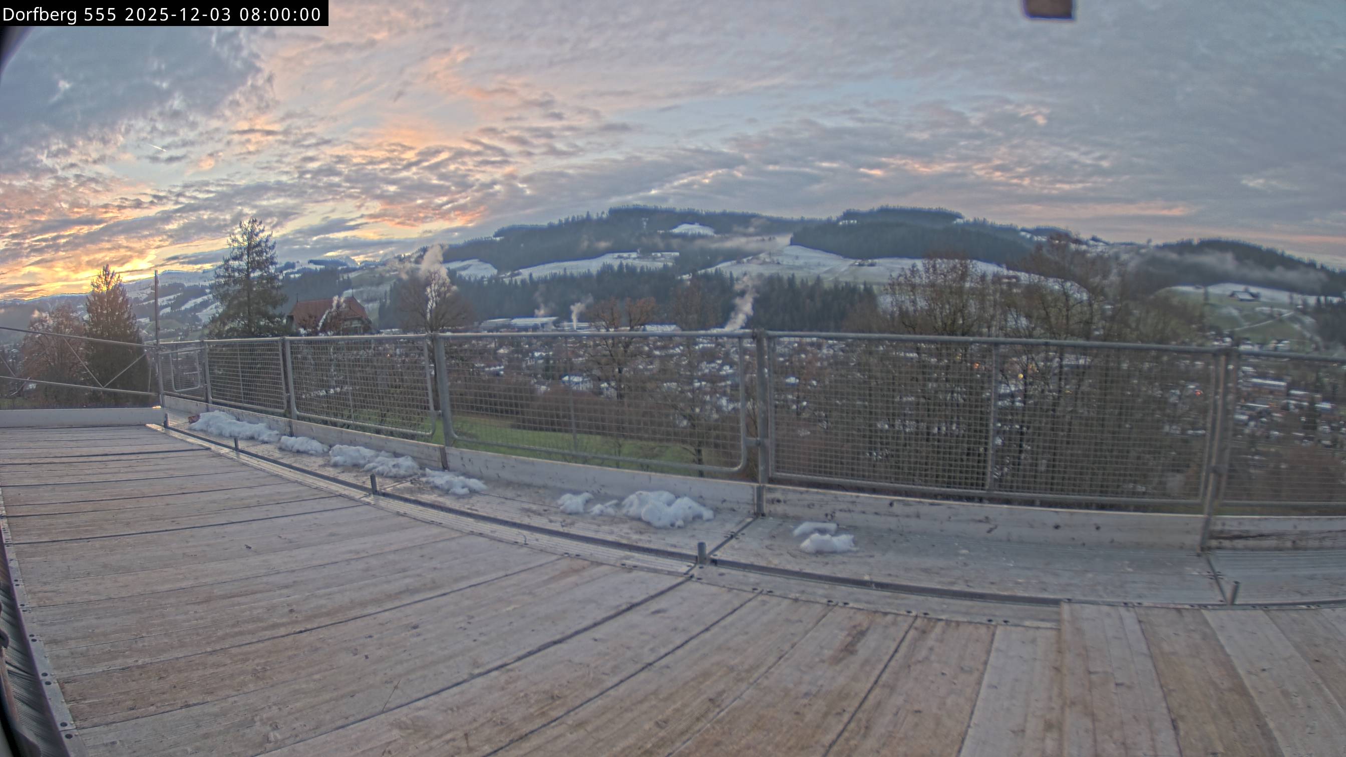 Webcam-Bild: Aussicht vom Dorfberg in Langnau 20251203-080000