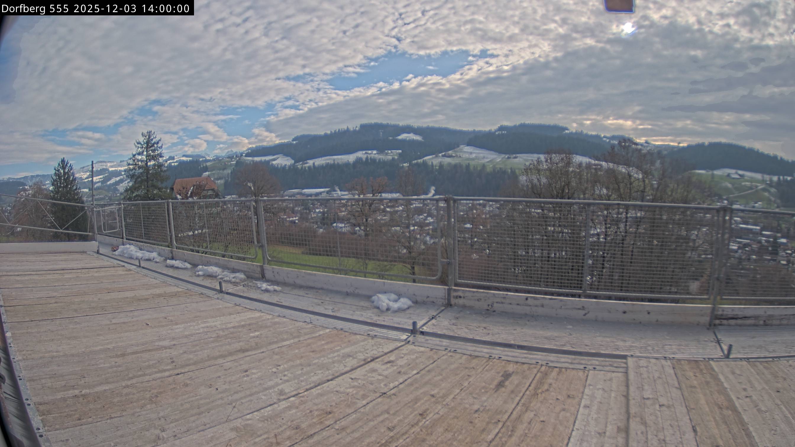 Webcam-Bild: Aussicht vom Dorfberg in Langnau 20251203-140000