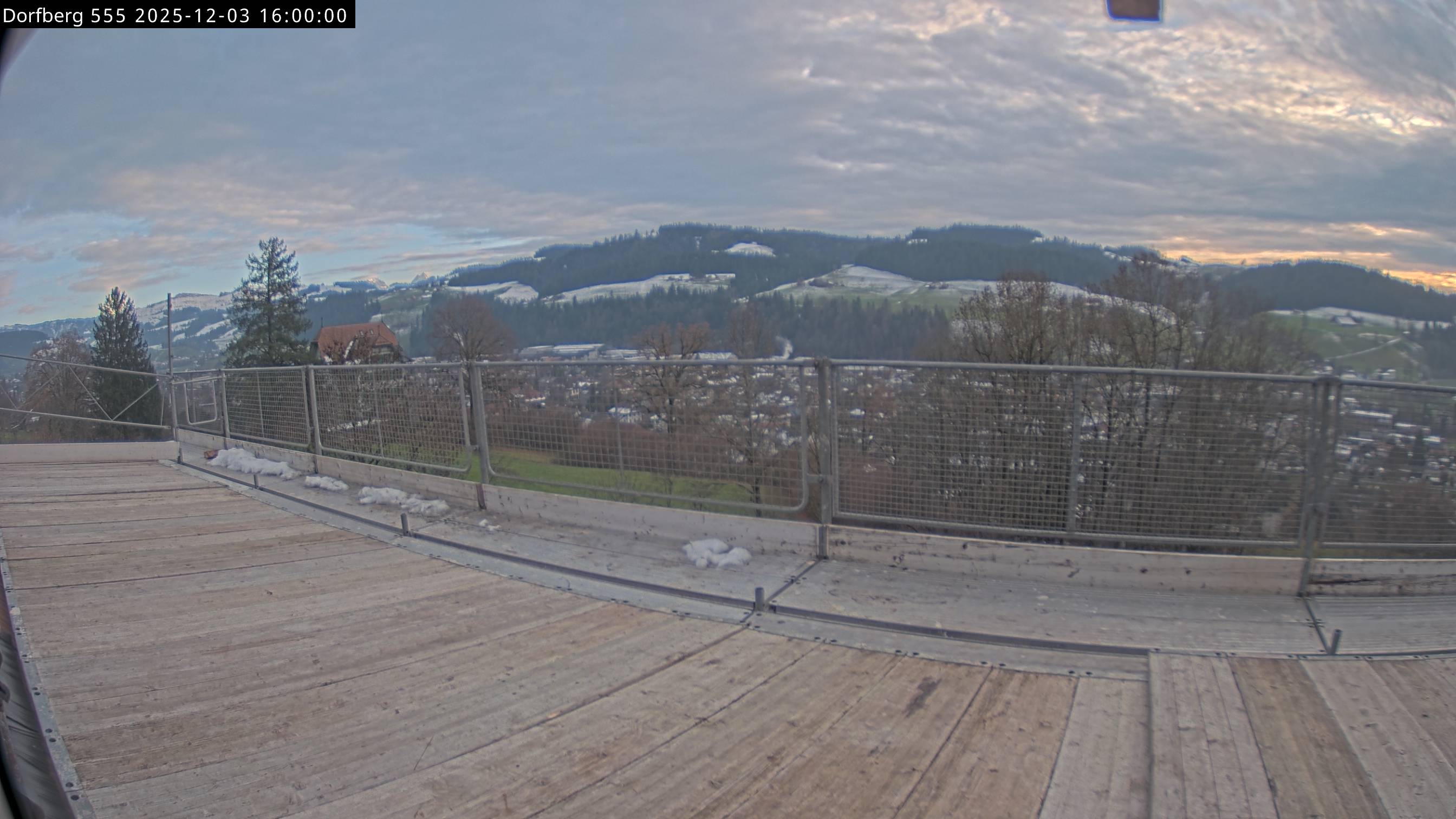 Webcam-Bild: Aussicht vom Dorfberg in Langnau 20251203-160000