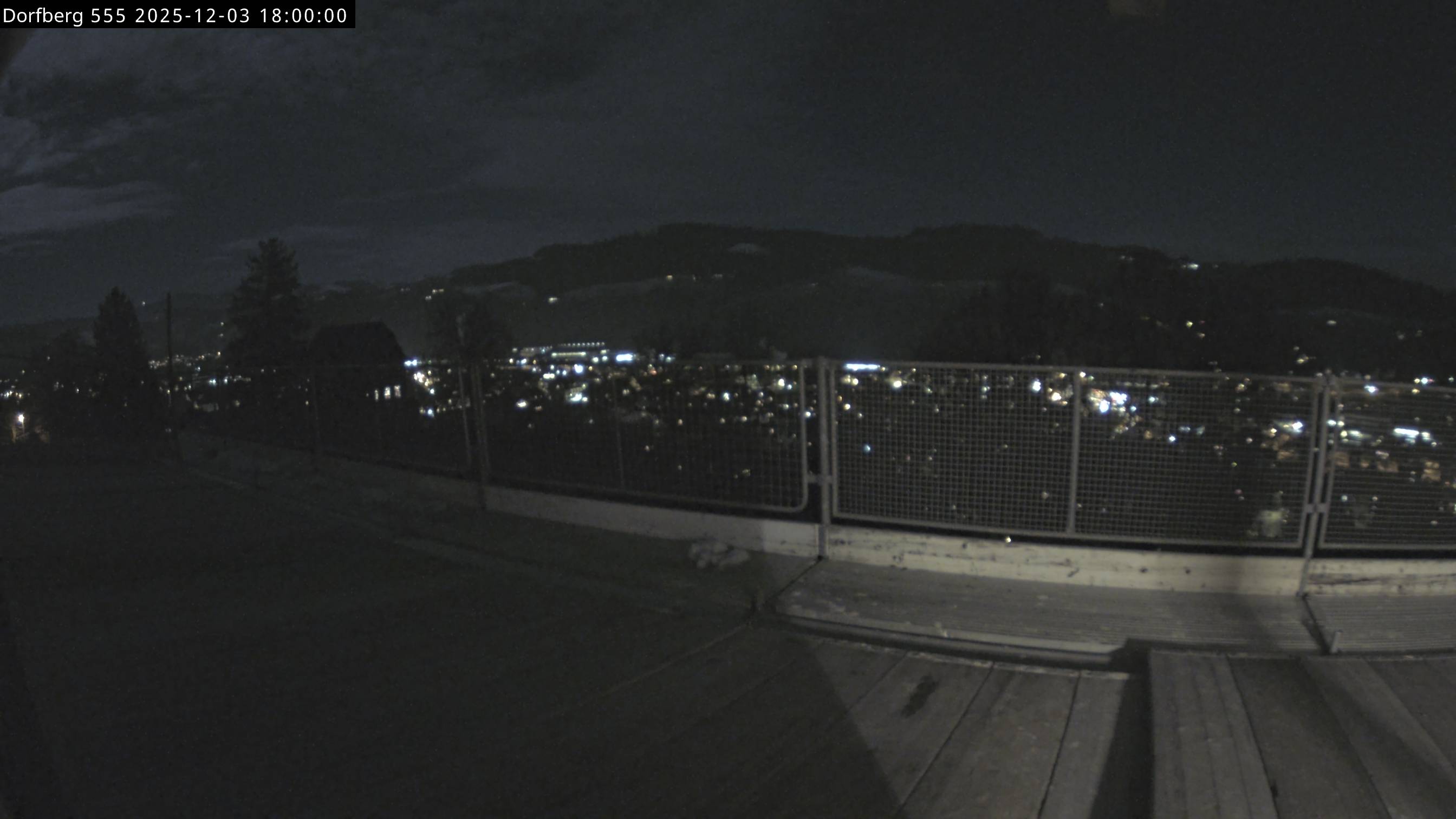 Webcam-Bild: Aussicht vom Dorfberg in Langnau 20251203-180000