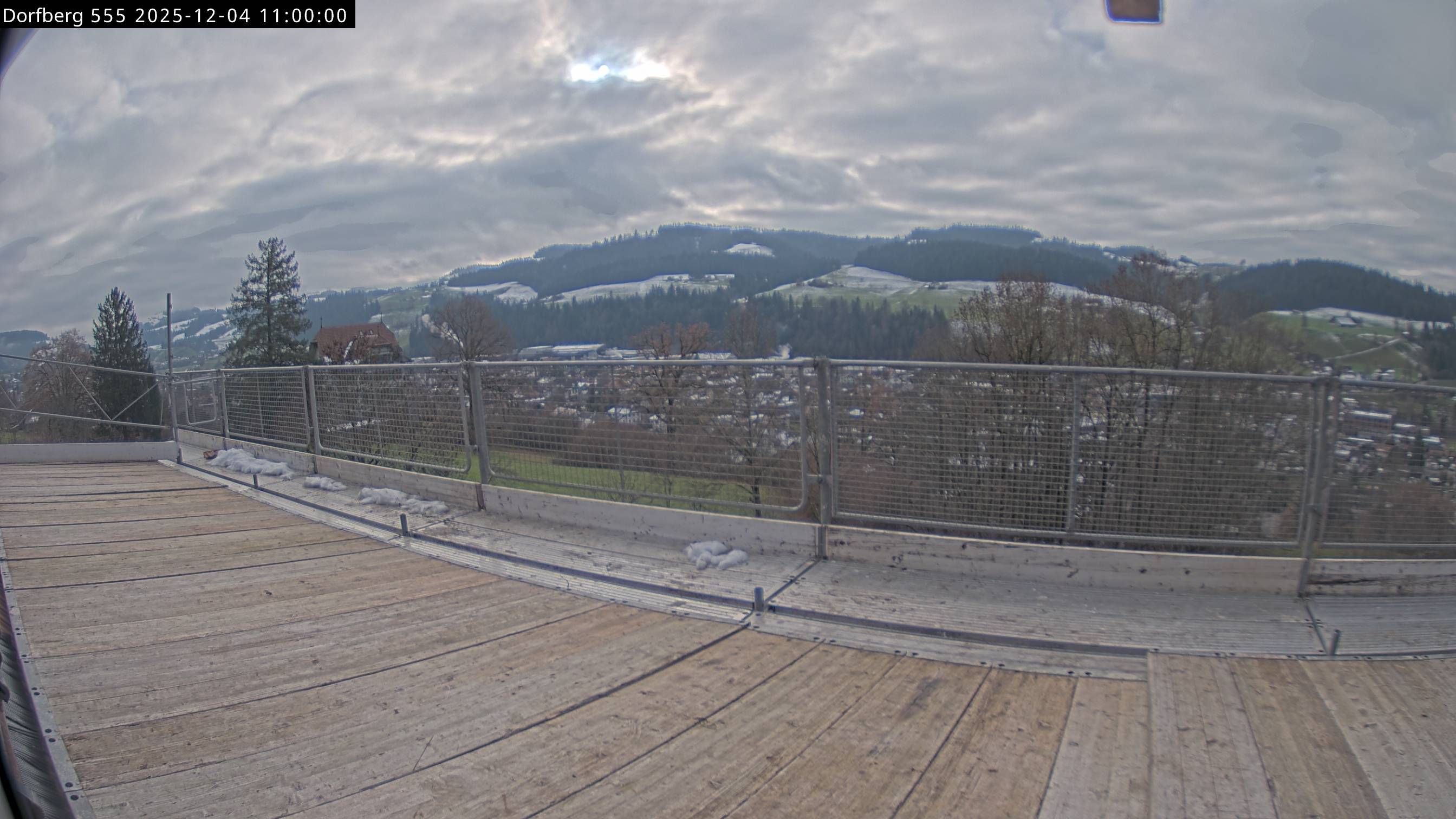 Webcam-Bild: Aussicht vom Dorfberg in Langnau 20251204-110000