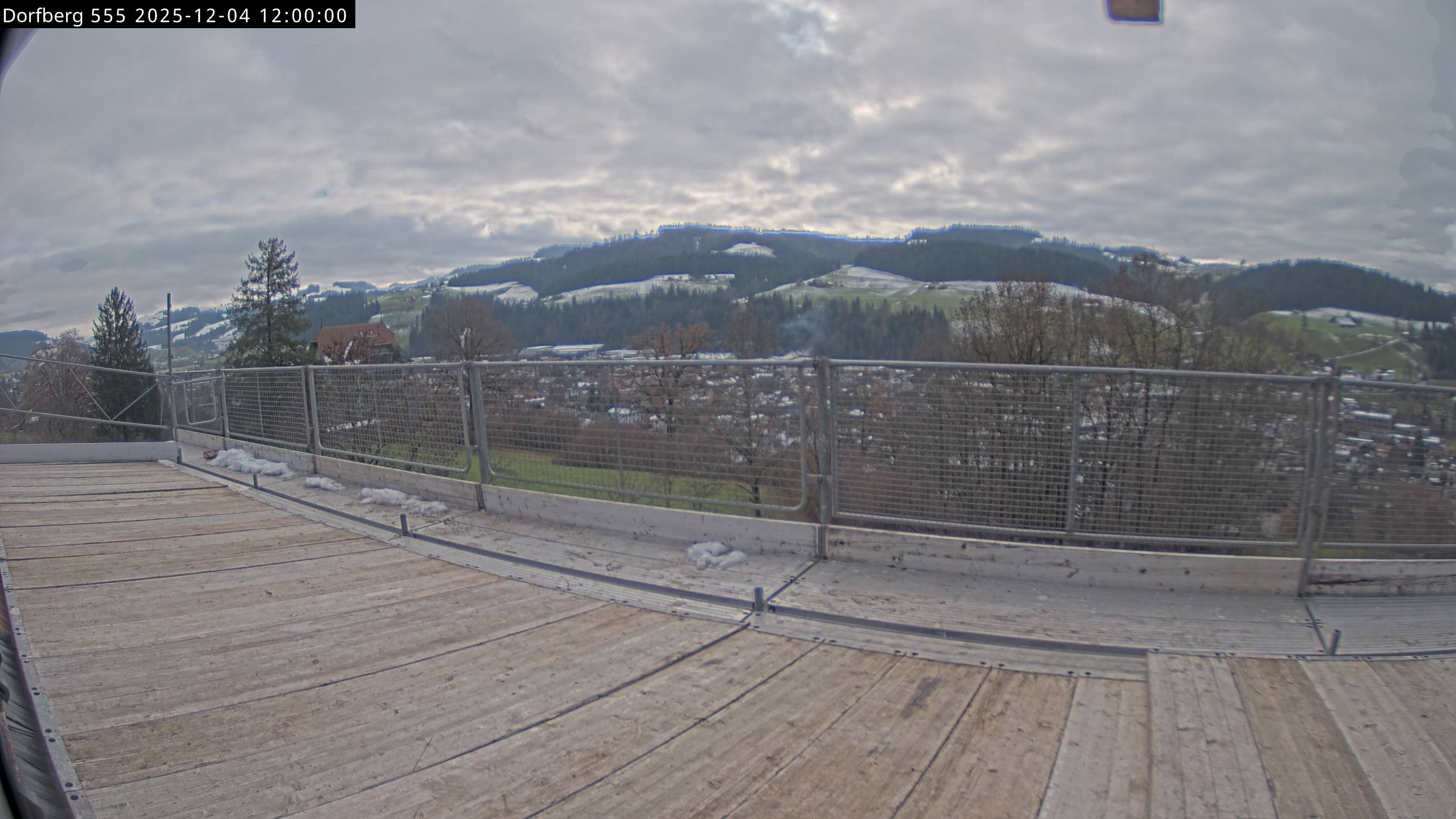 Webcam-Bild: Aussicht vom Dorfberg in Langnau 20251204-120000