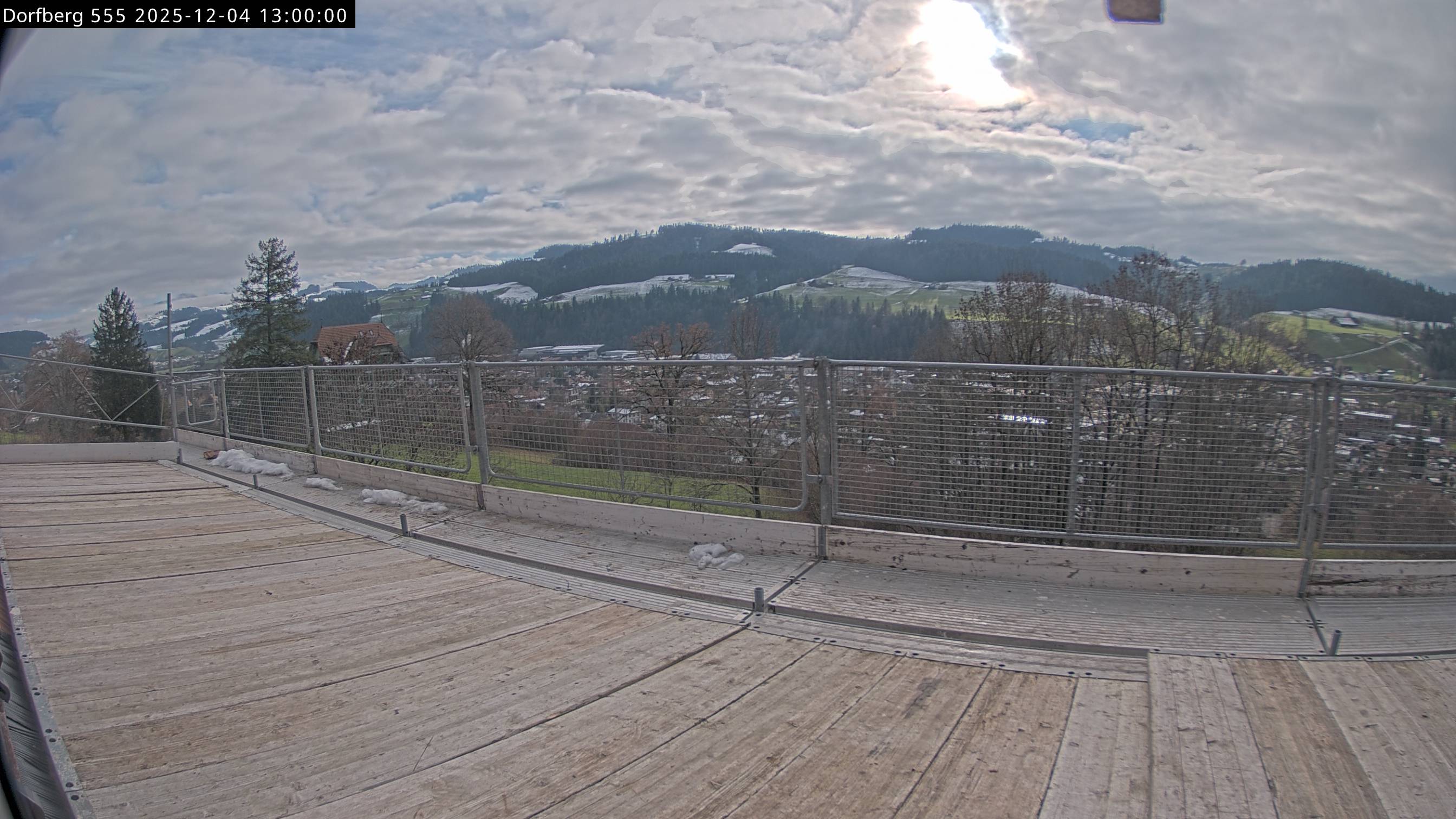 Webcam-Bild: Aussicht vom Dorfberg in Langnau 20251204-130000