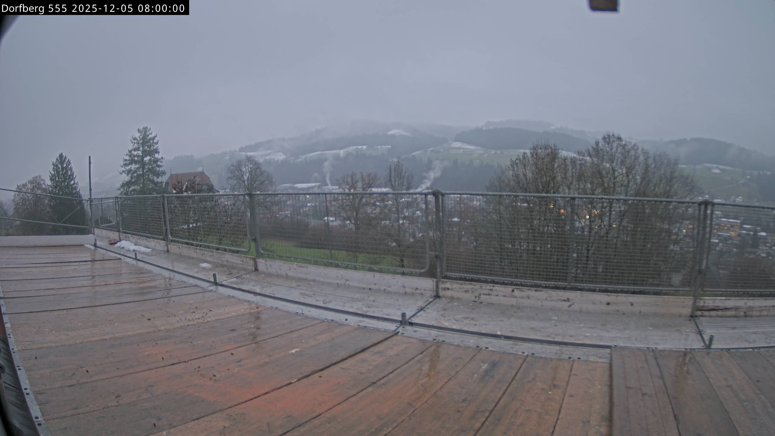 Webcam-Bild: Aussicht vom Dorfberg in Langnau 20251205-080000