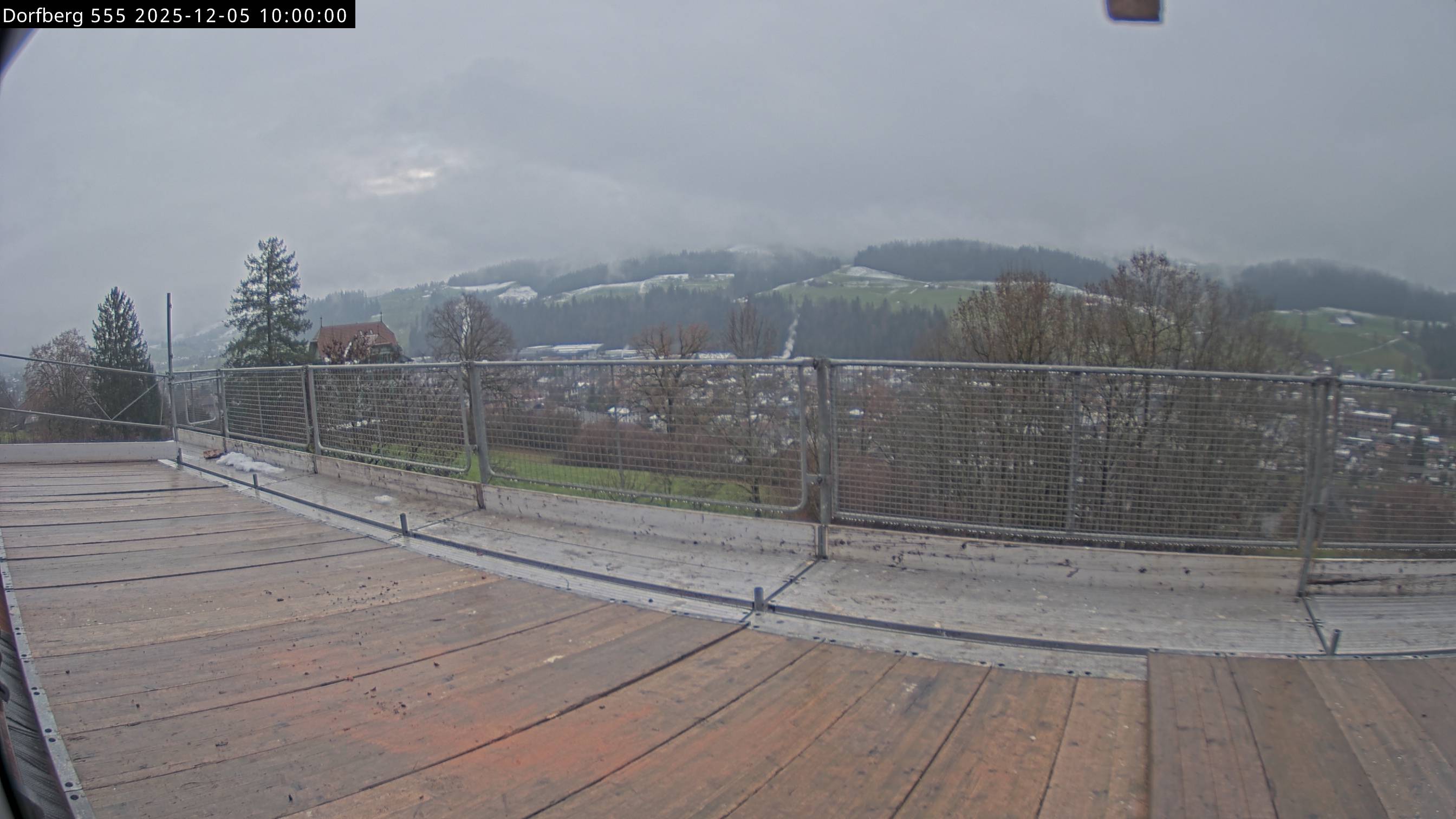 Webcam-Bild: Aussicht vom Dorfberg in Langnau 20251205-100000