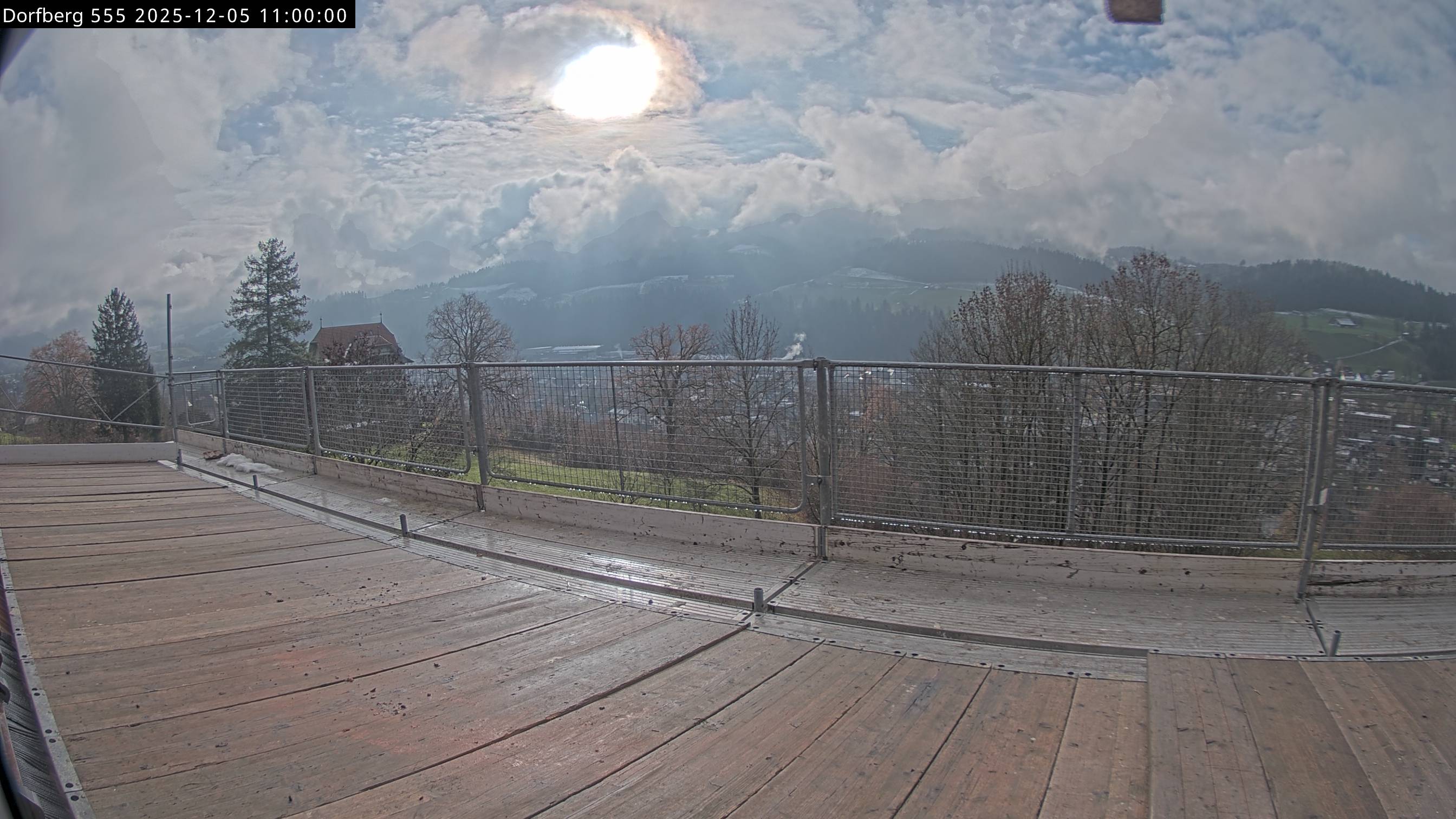 Webcam-Bild: Aussicht vom Dorfberg in Langnau 20251205-110000