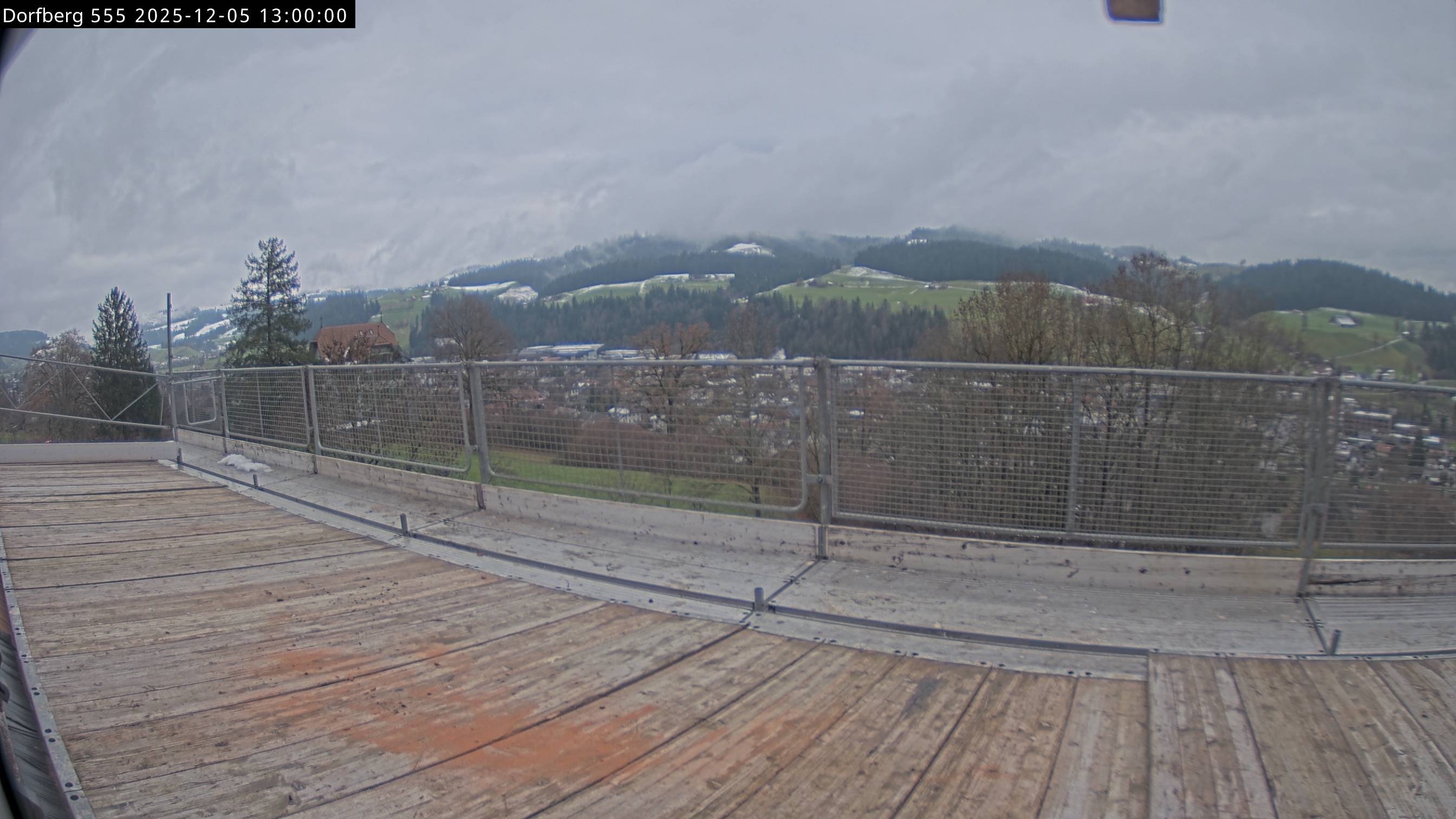 Webcam-Bild: Aussicht vom Dorfberg in Langnau 20251205-130000