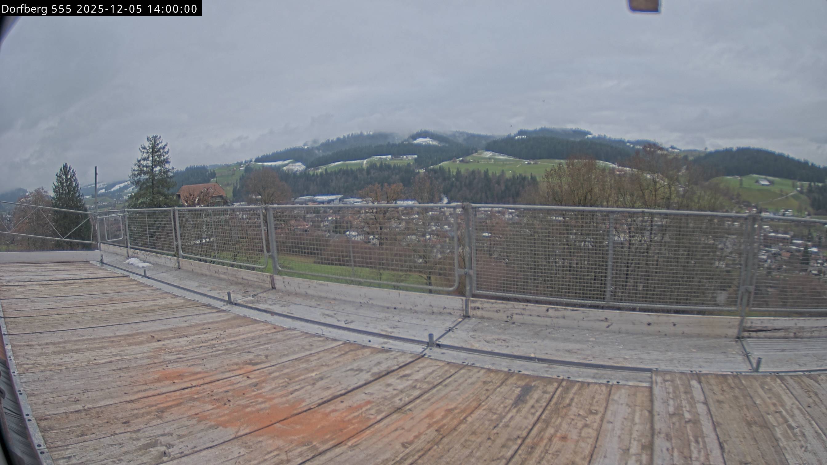 Webcam-Bild: Aussicht vom Dorfberg in Langnau 20251205-140000