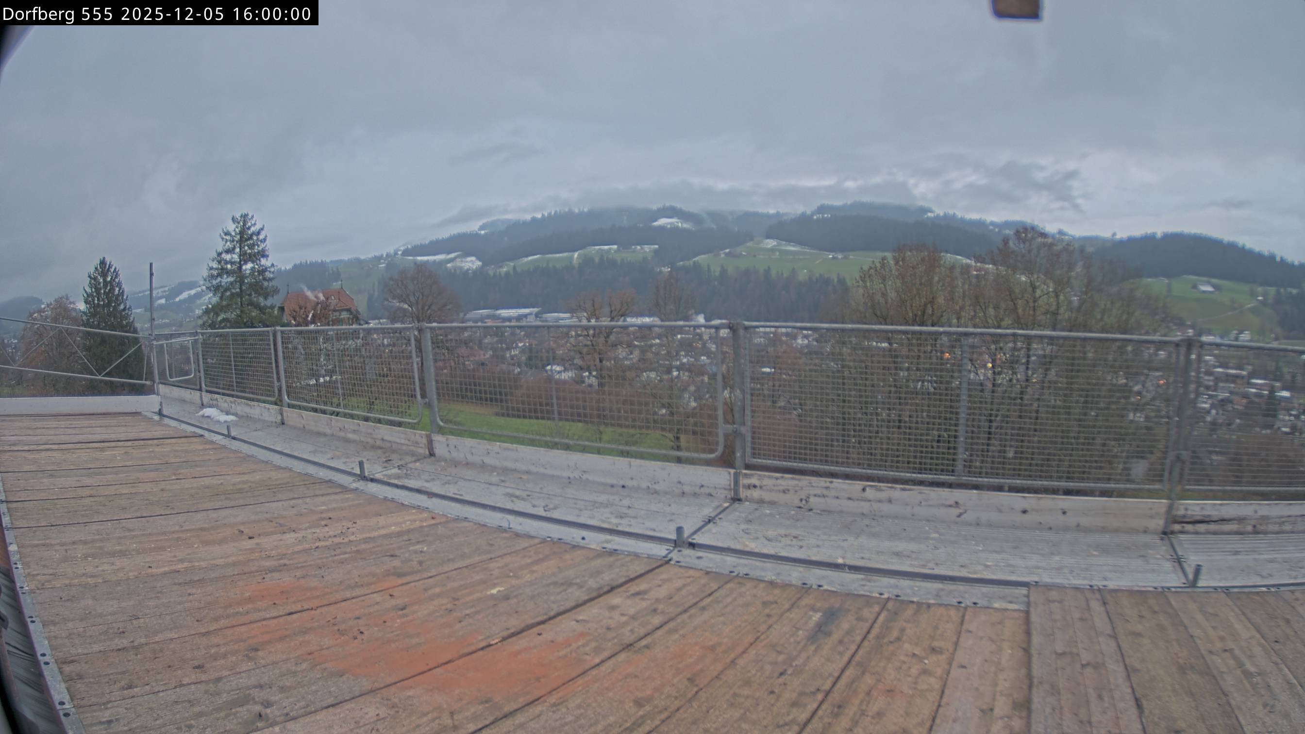 Webcam-Bild: Aussicht vom Dorfberg in Langnau 20251205-160000