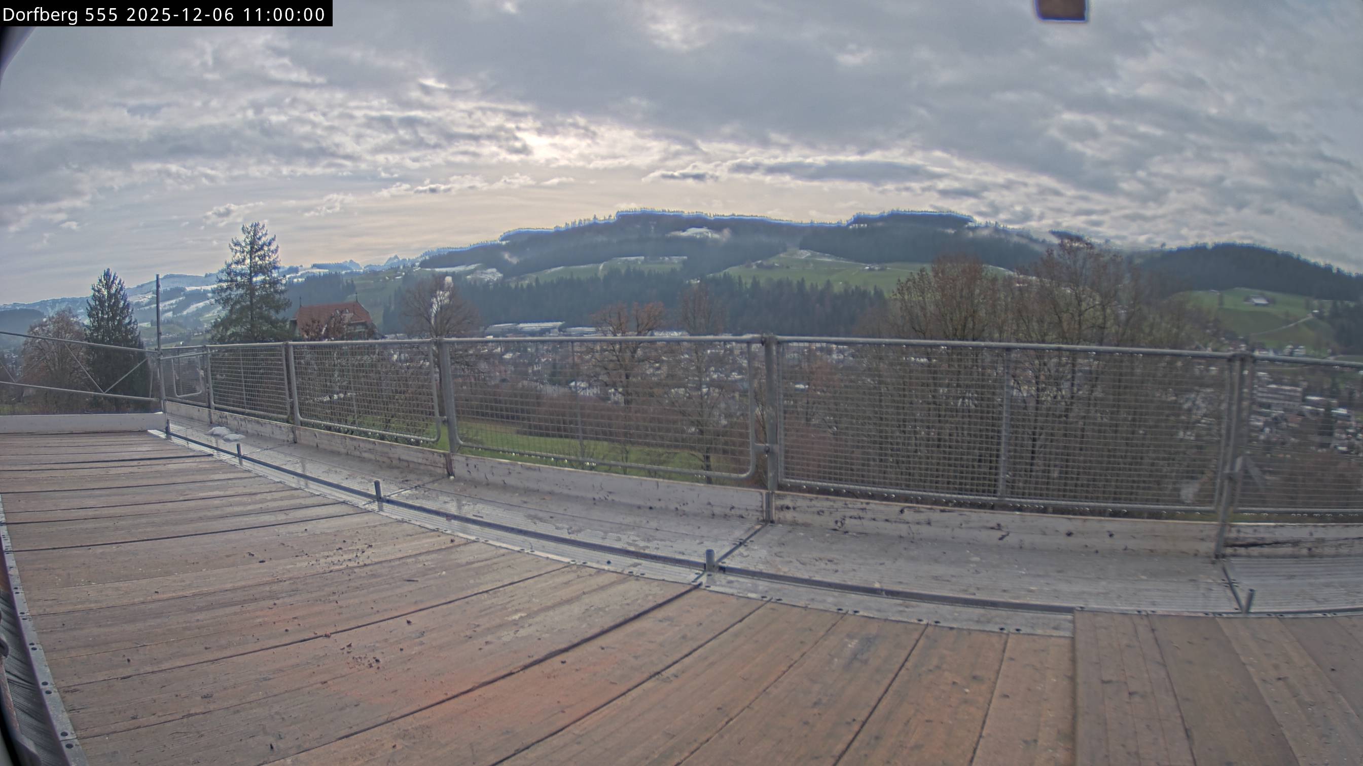Webcam-Bild: Aussicht vom Dorfberg in Langnau 20251206-110000