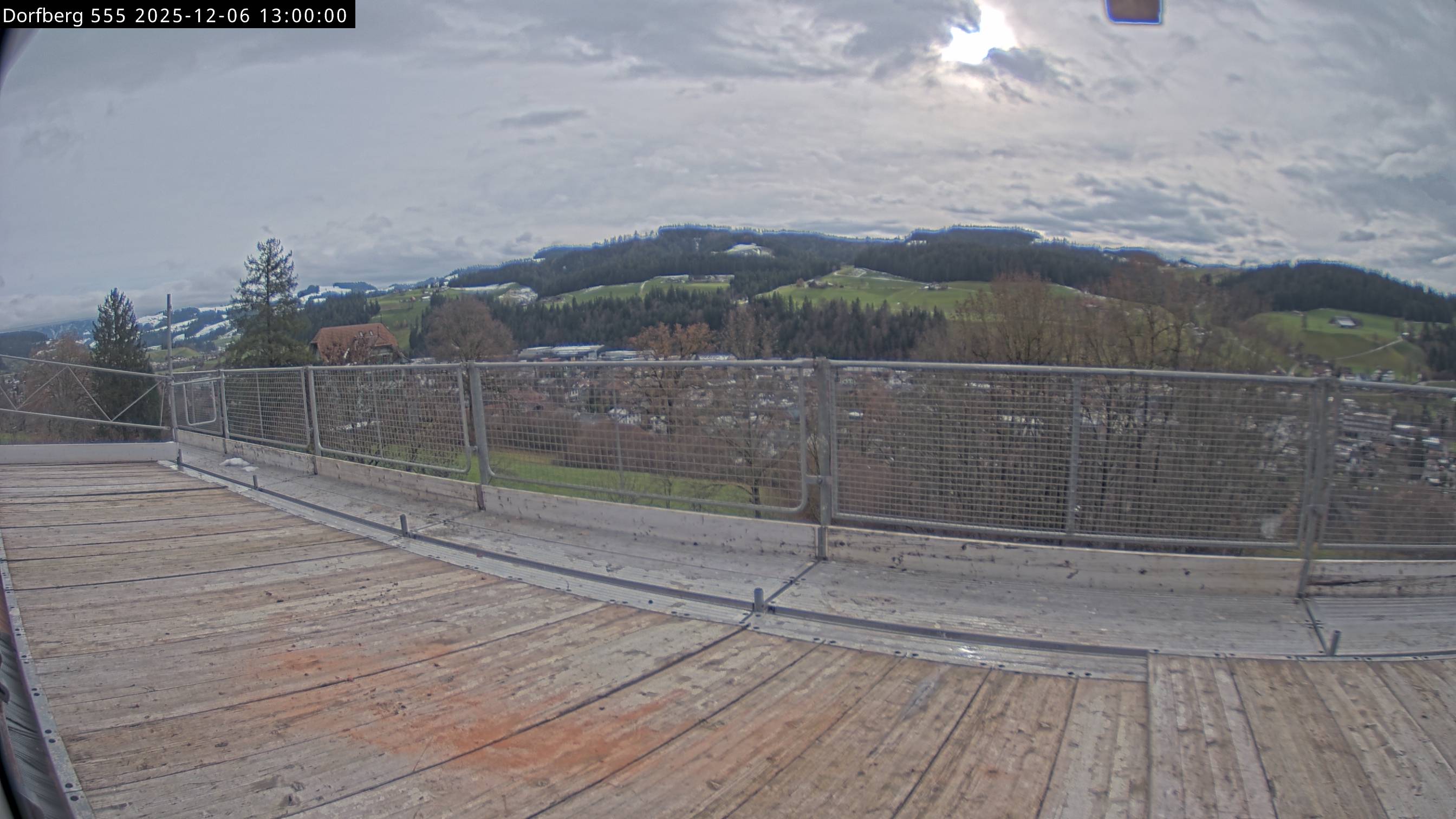 Webcam-Bild: Aussicht vom Dorfberg in Langnau 20251206-130000