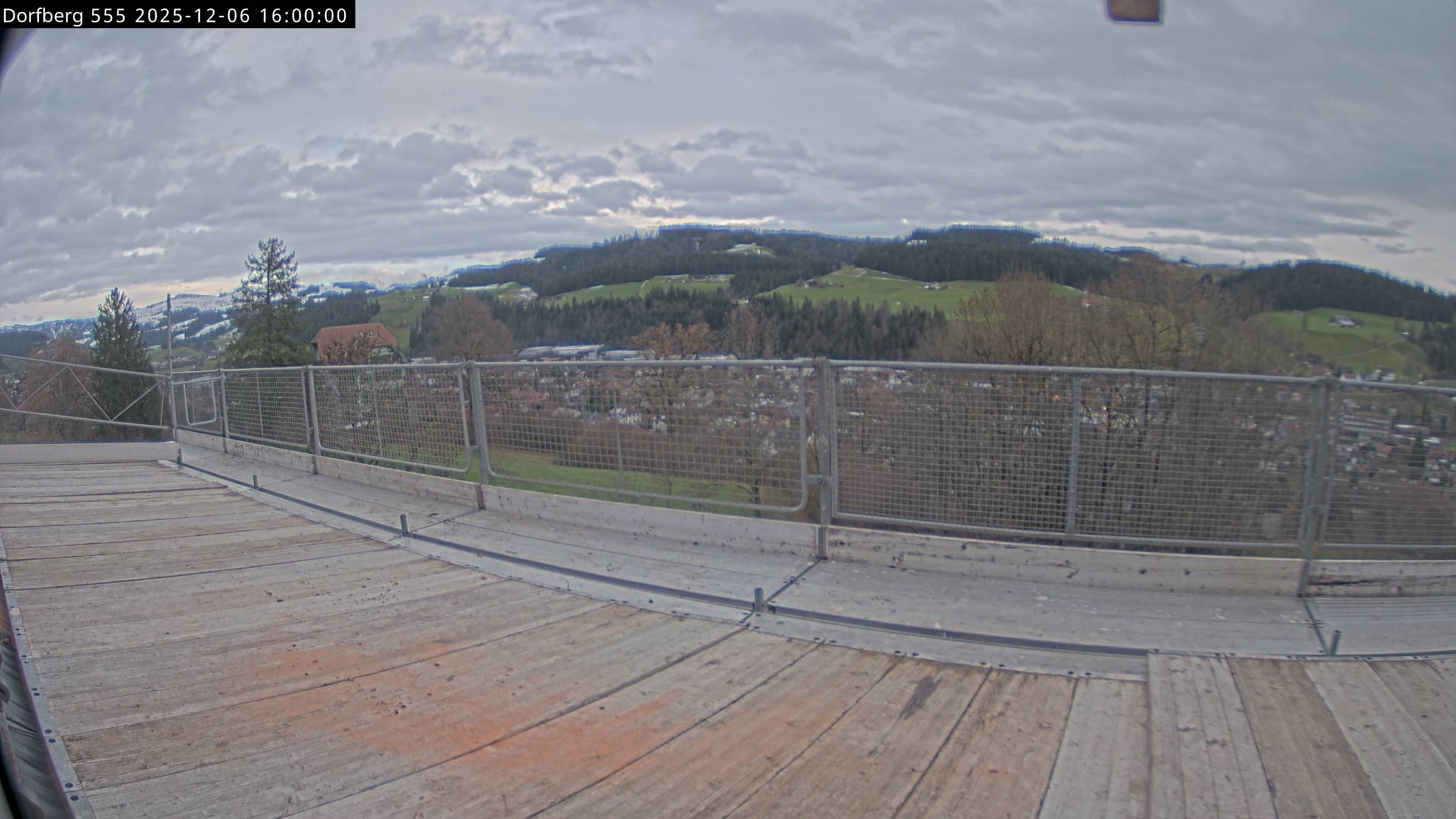 Webcam-Bild: Aussicht vom Dorfberg in Langnau 20251206-160000