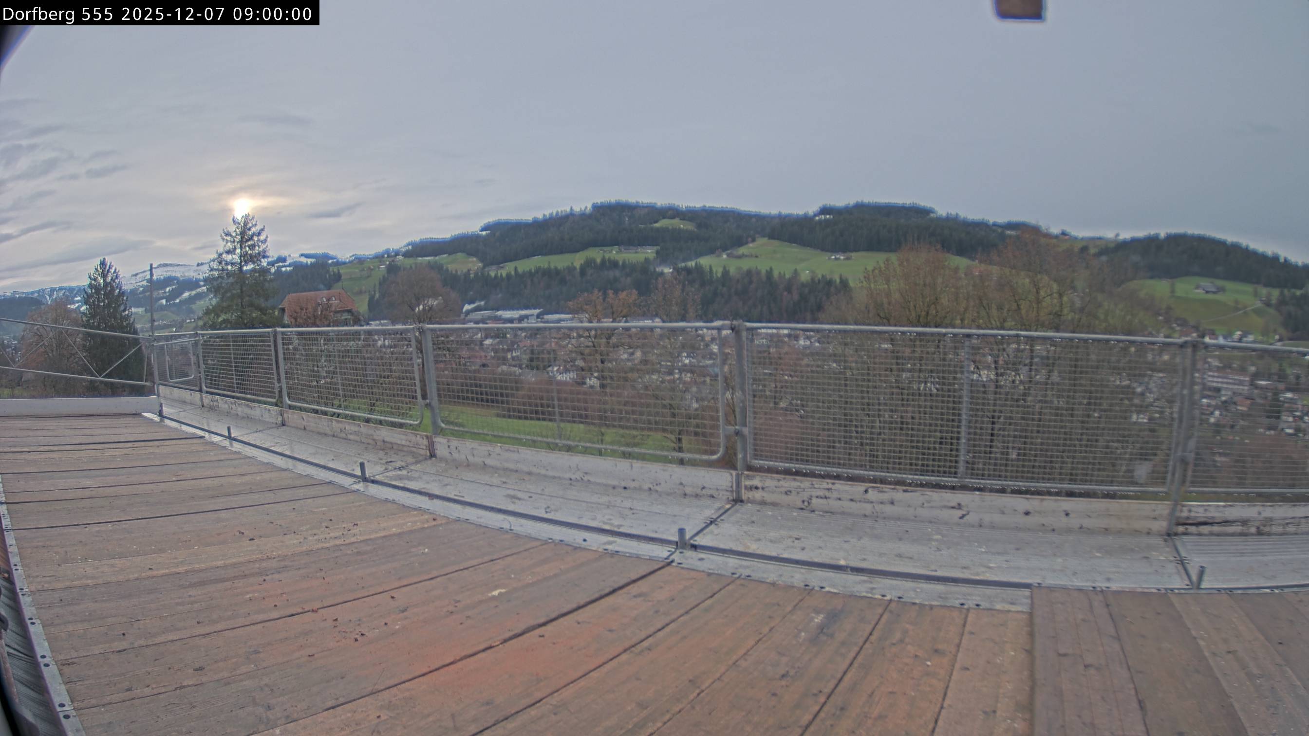 Webcam-Bild: Aussicht vom Dorfberg in Langnau 20251207-090000