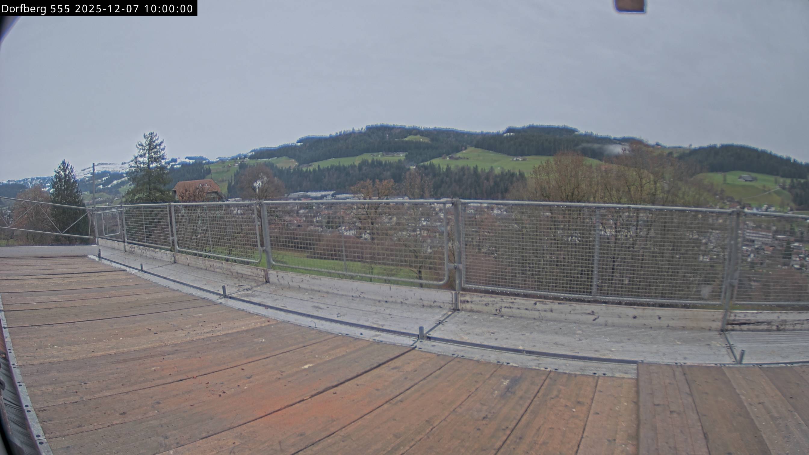 Webcam-Bild: Aussicht vom Dorfberg in Langnau 20251207-100000