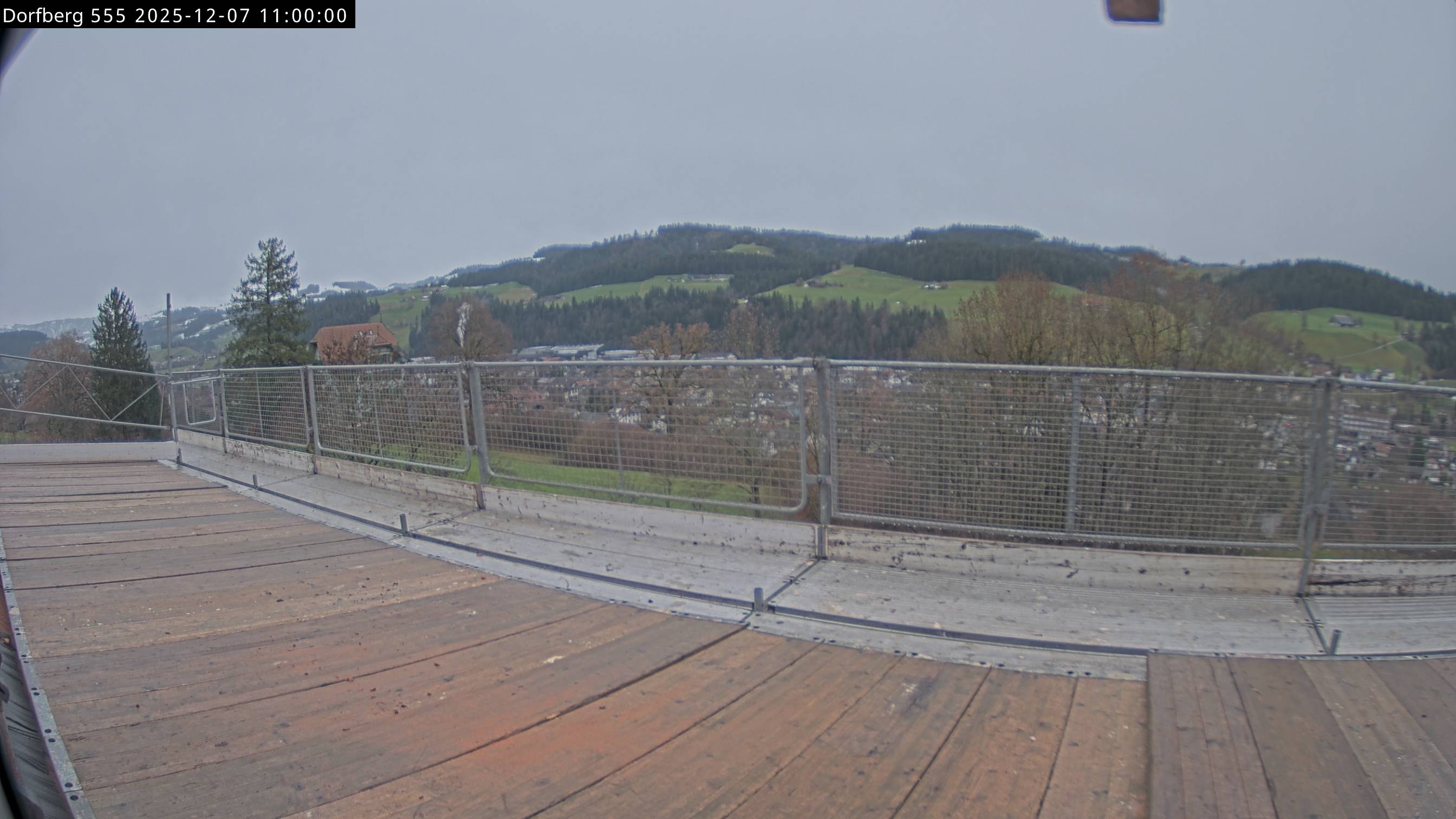 Webcam-Bild: Aussicht vom Dorfberg in Langnau 20251207-110000