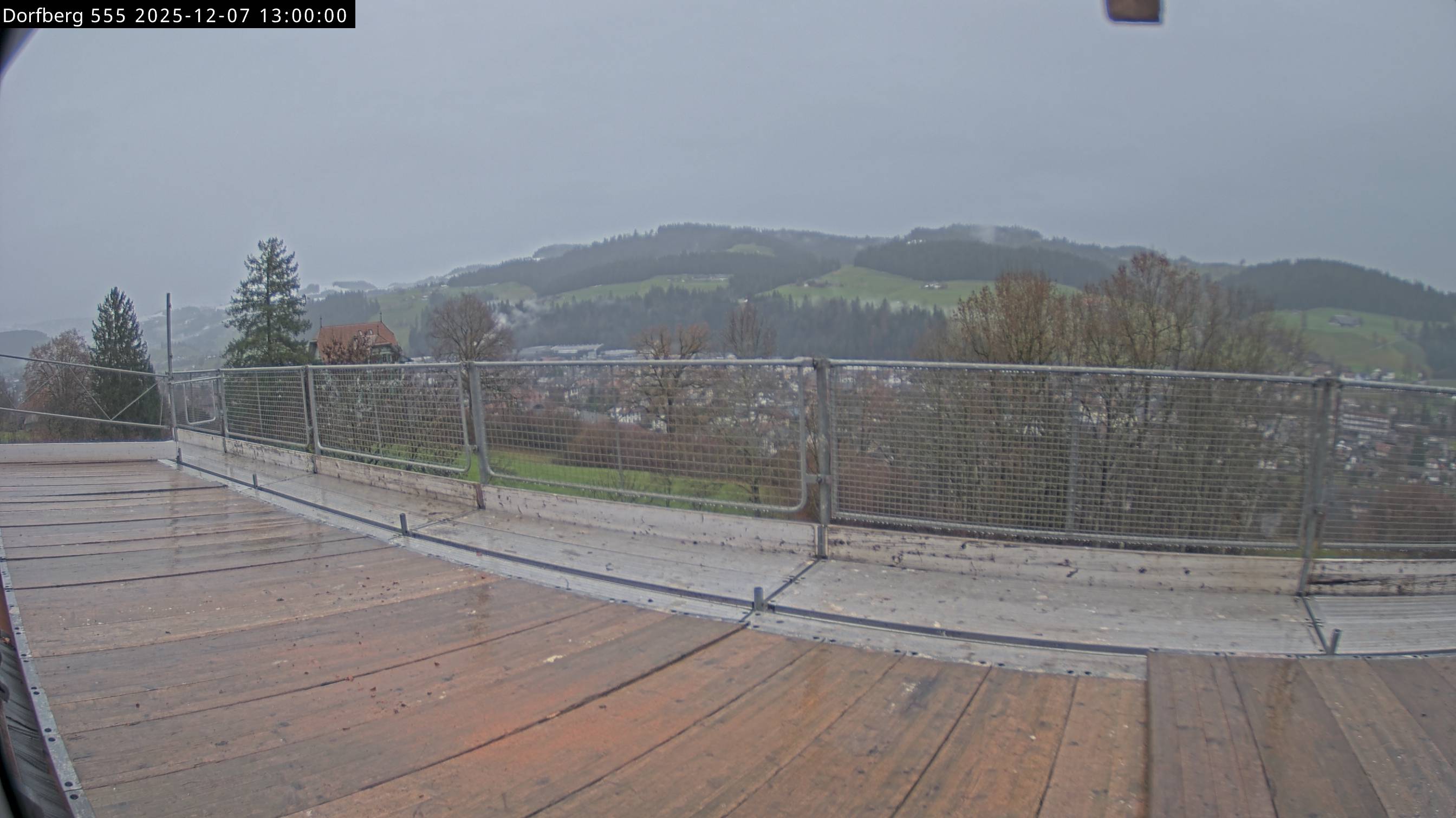 Webcam-Bild: Aussicht vom Dorfberg in Langnau 20251207-130000
