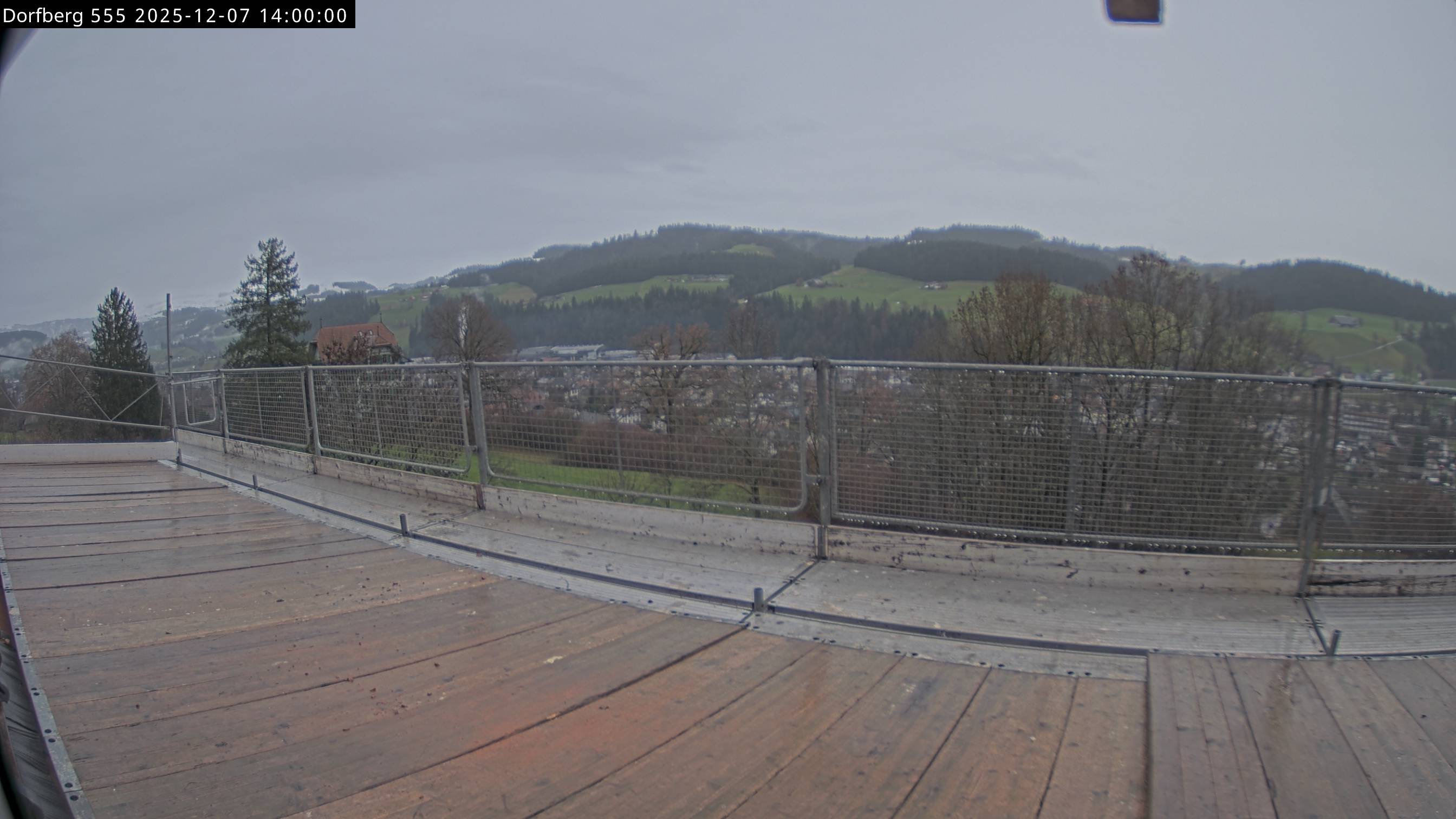 Webcam-Bild: Aussicht vom Dorfberg in Langnau 20251207-140000