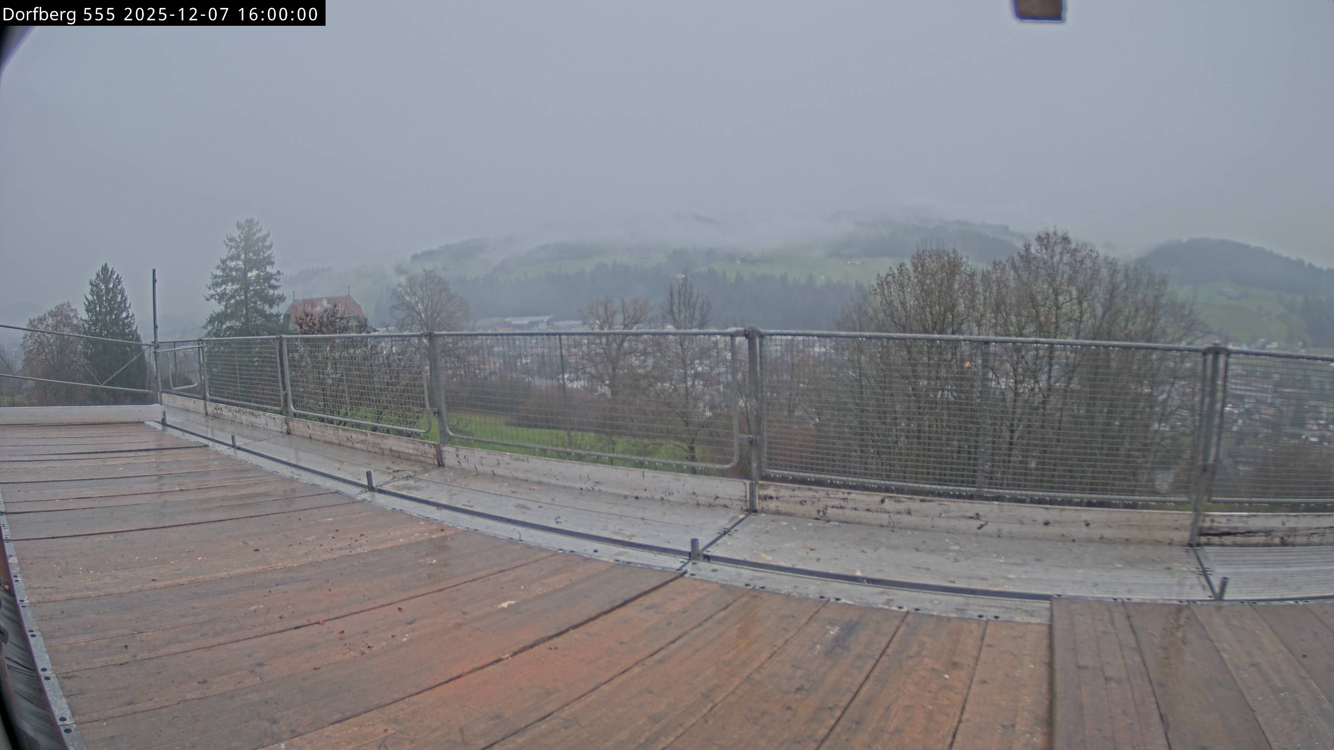 Webcam-Bild: Aussicht vom Dorfberg in Langnau 20251207-160000