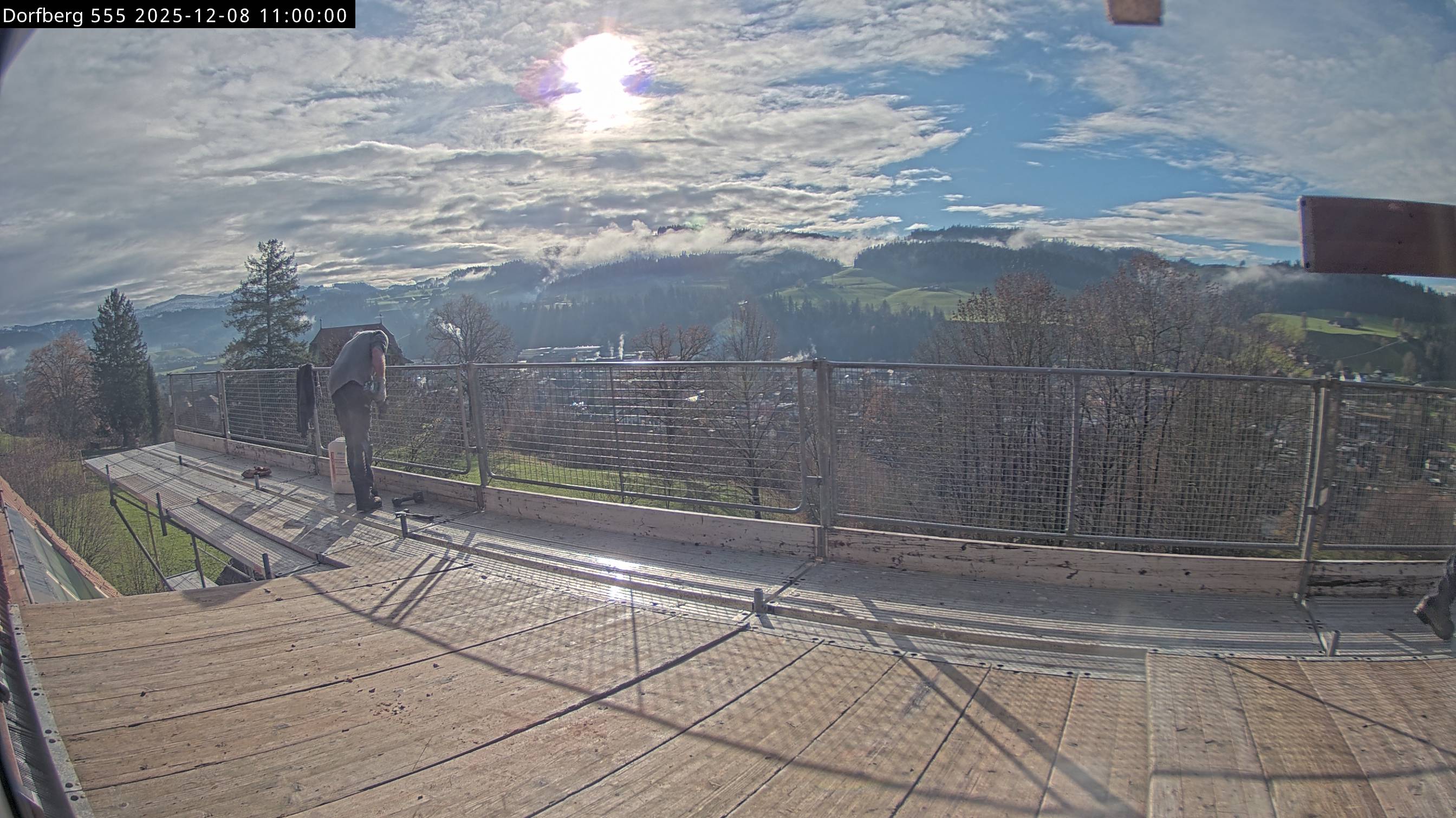 Webcam-Bild: Aussicht vom Dorfberg in Langnau 20251208-110000
