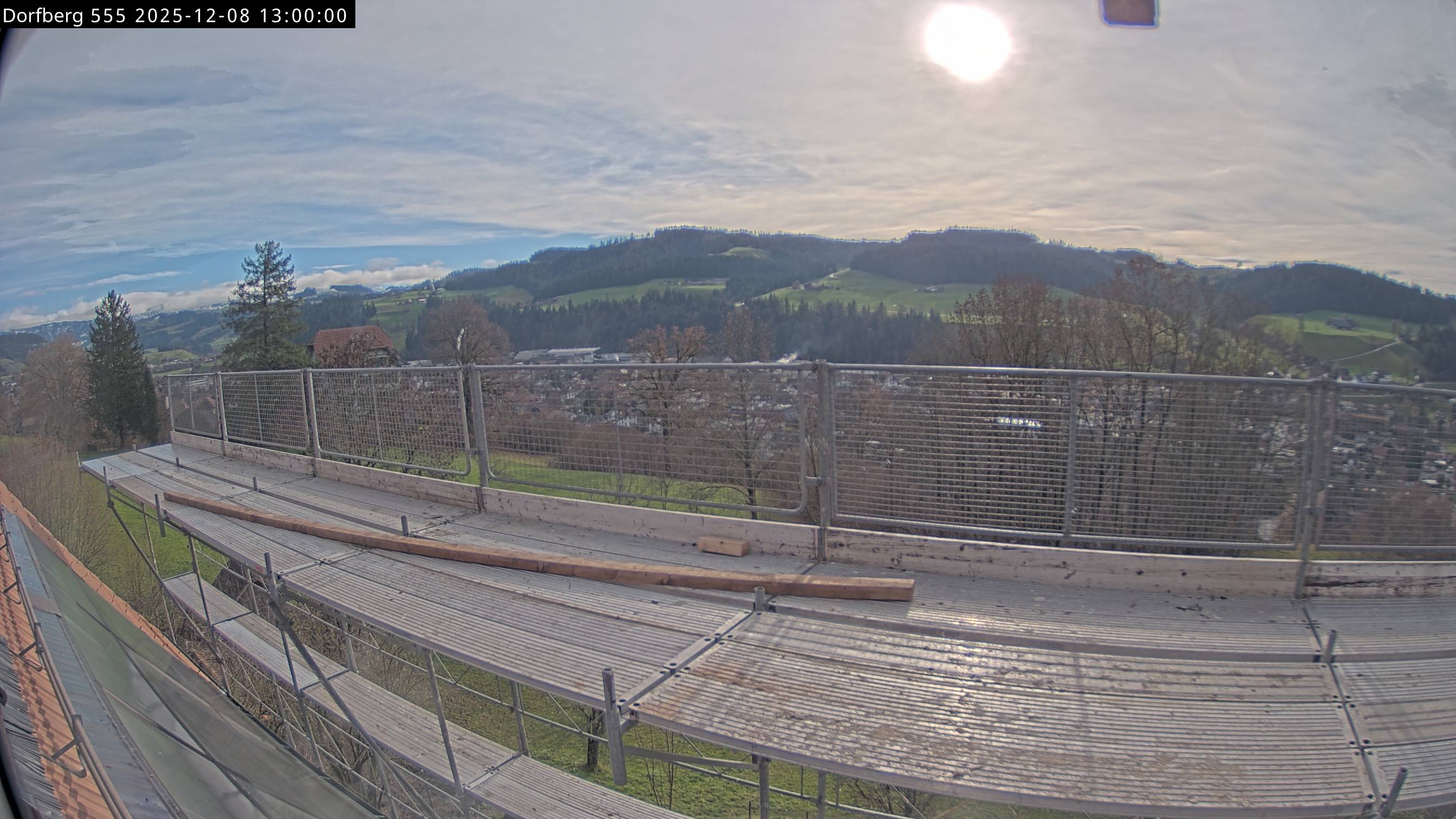 Webcam-Bild: Aussicht vom Dorfberg in Langnau 20251208-130000