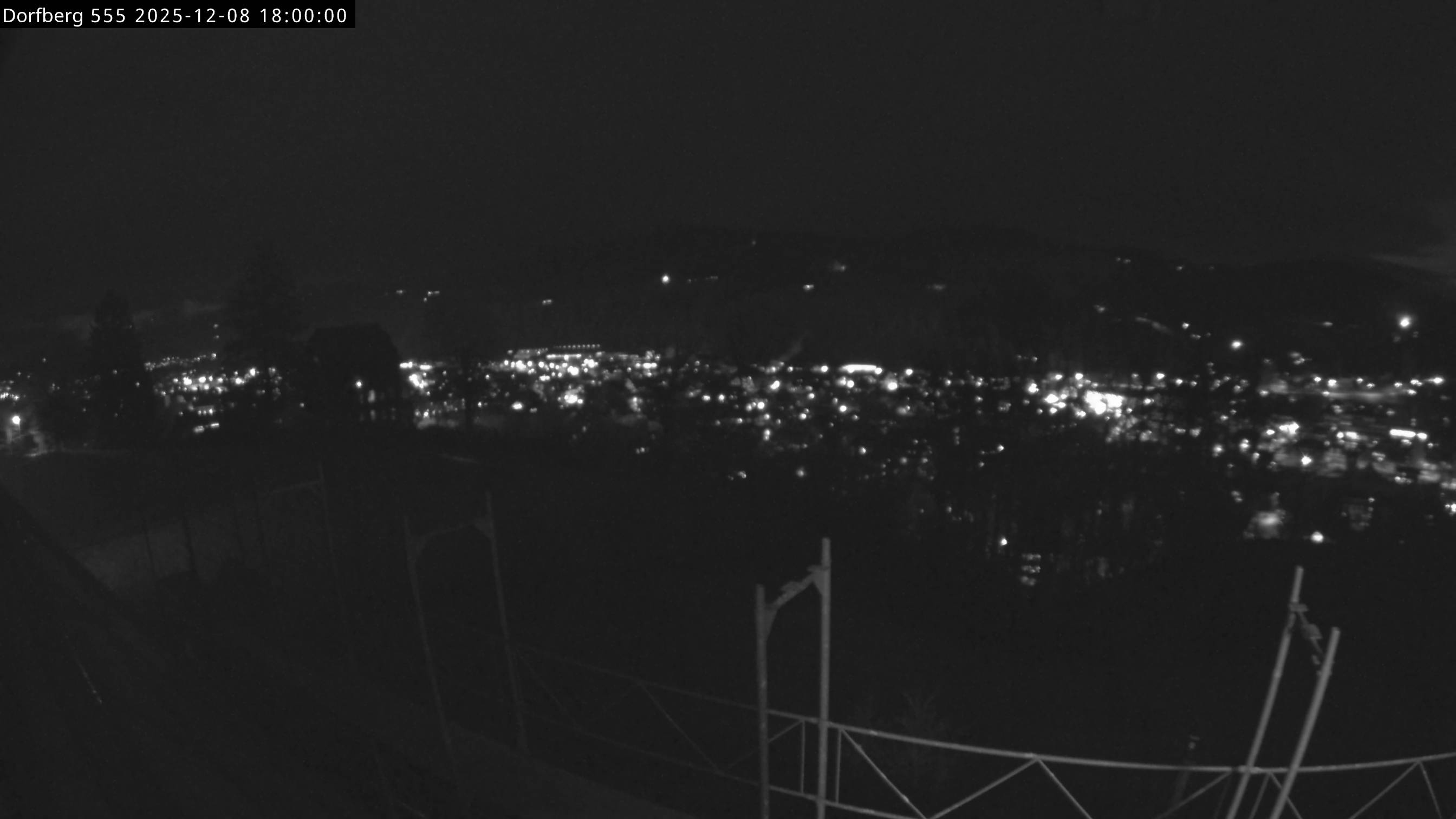 Webcam-Bild: Aussicht vom Dorfberg in Langnau 20251208-180000