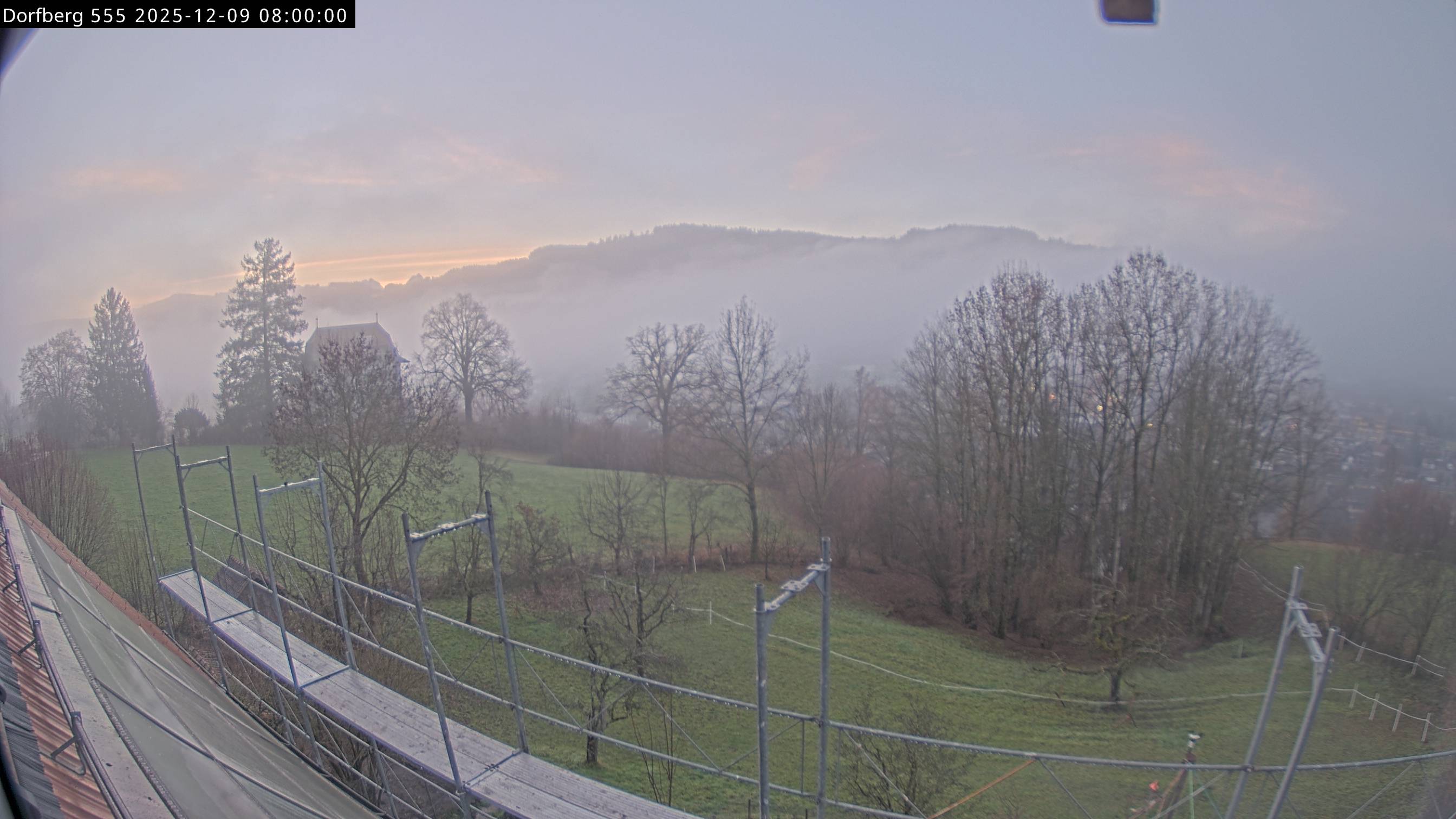 Webcam-Bild: Aussicht vom Dorfberg in Langnau 20251209-080000