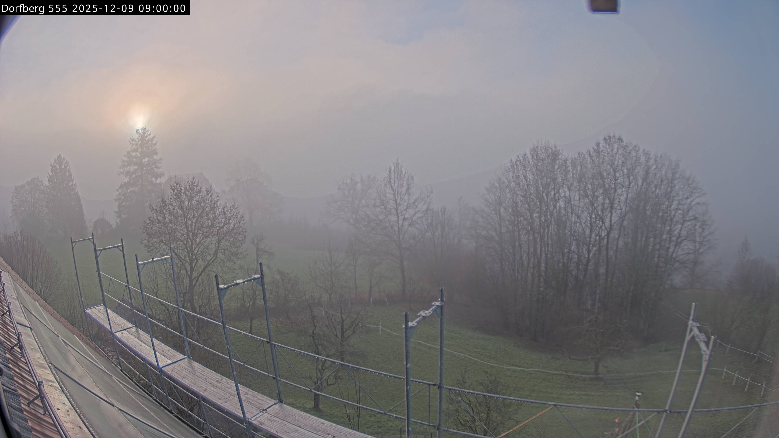 Webcam-Bild: Aussicht vom Dorfberg in Langnau 20251209-090000