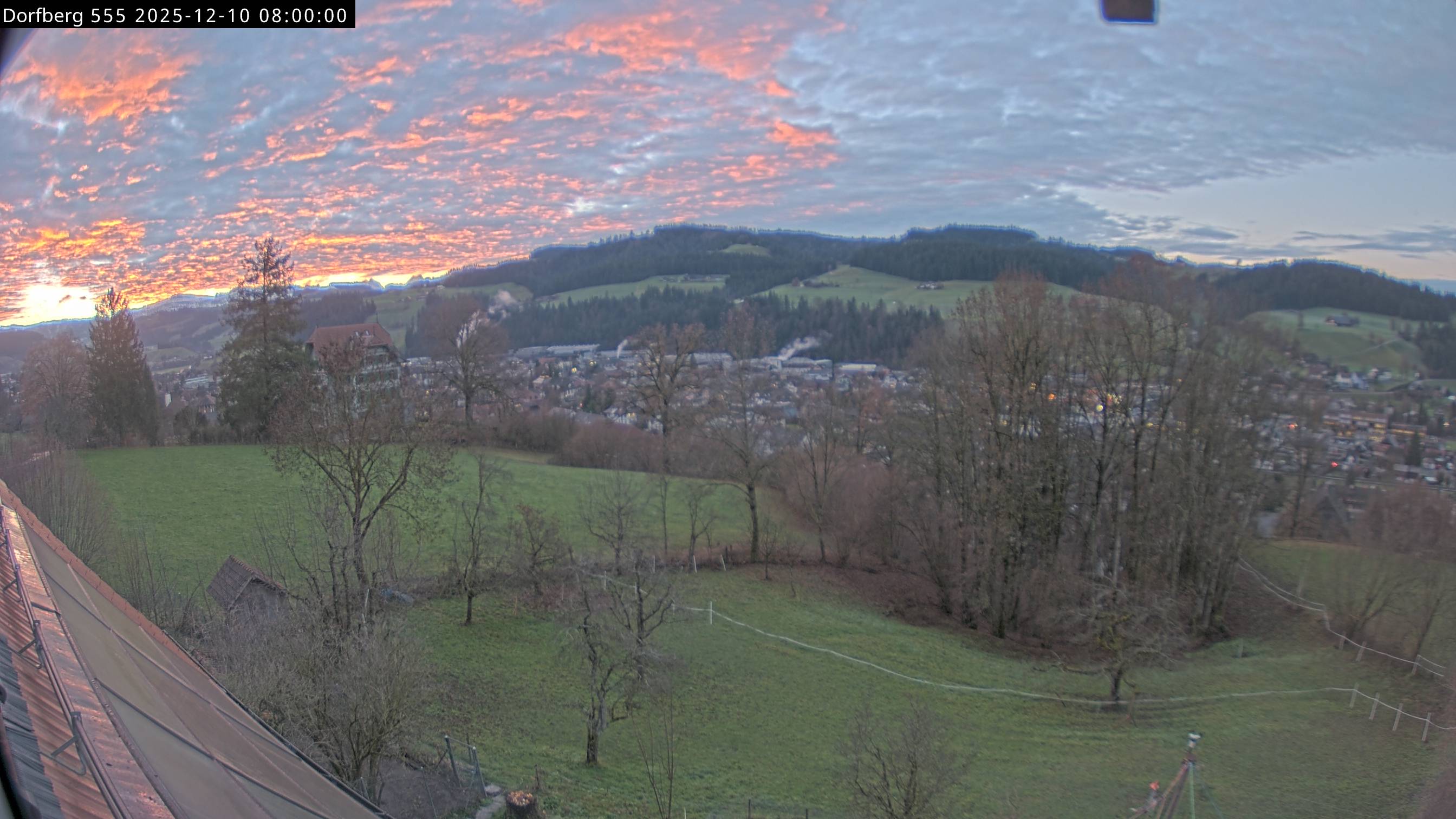 Webcam-Bild: Aussicht vom Dorfberg in Langnau 20251210-080000