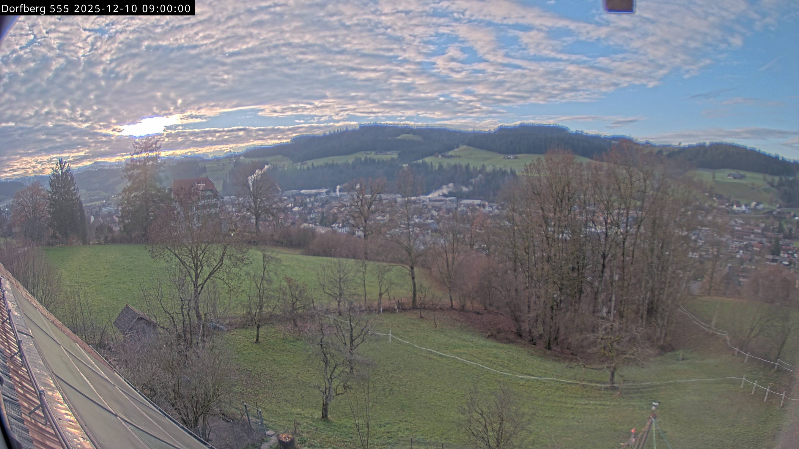 Webcam-Bild: Aussicht vom Dorfberg in Langnau 20251210-090000